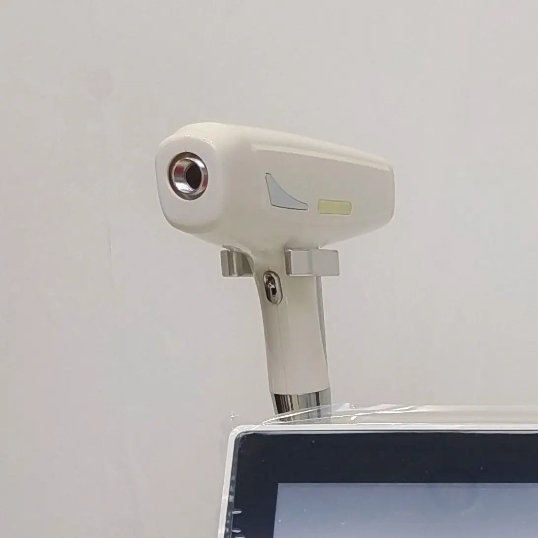 

Лазерный аппарат для эпиляции 2026 года с 4 длинами волн (755 нм/808 нм/940 нм/1064 нм) для безболезненного и перманентного удаления волос, 4000 Вт