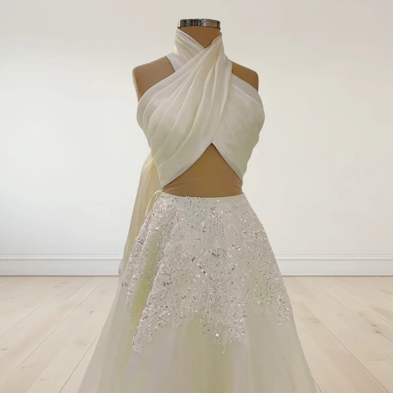 Abito da sera con scollo all'americana arabo saudita di lusso 2025 Abito di design Dubai beige personalizzato per matrimoni, occasioni formali di ballo di fine anno