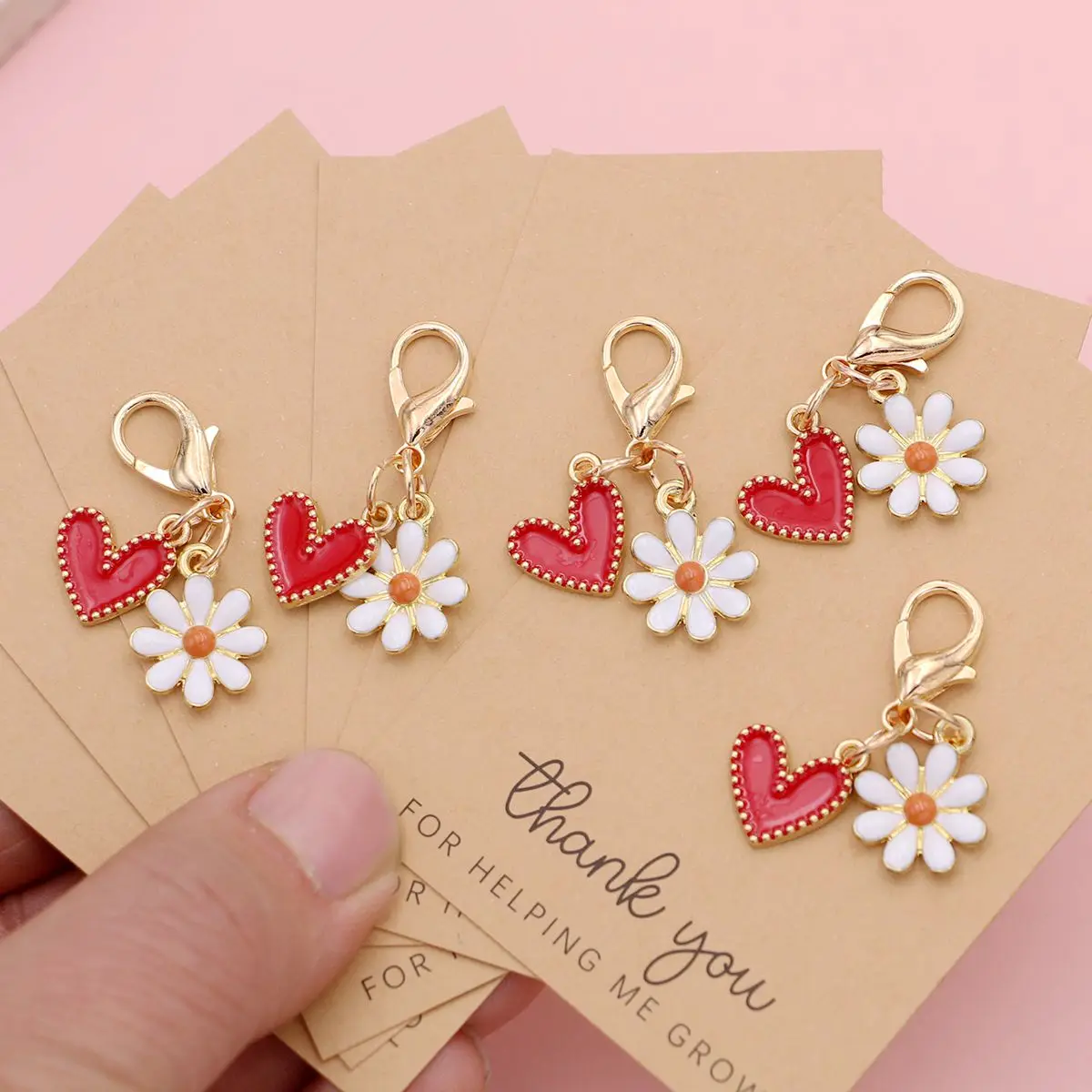 Tarjetas de agradecimiento con llaveros de margaritas blancas y corazón rojo, 5 uds., "gracias por que me ayuda crecer", regalodeal de agradecimiento para la familia