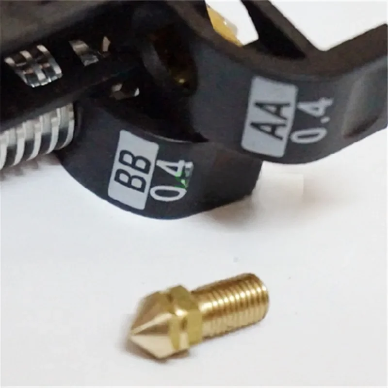 1 szt. UM3 – mosiężna dysza do drukarki 3D, zamiennik, 0,4 mm, 0,25 mm, 0,6 mm, 0,8 mm, do drukarek Ultmaker 3, pasuje do filamentu 1,75 mm / 3,0 mm. — zdjęcie produktu 6