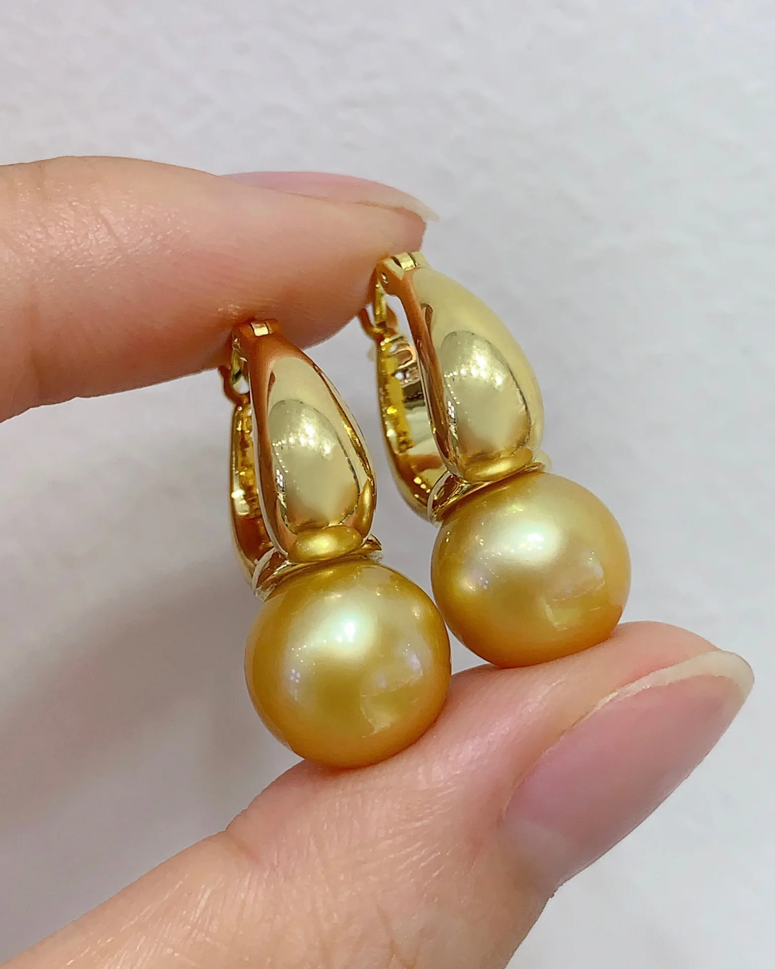 MADALENA SARARA Saltwater Pearl Women Earrings 18K Gold Hook Earrings Hard Gold Luxury Elegant Au750