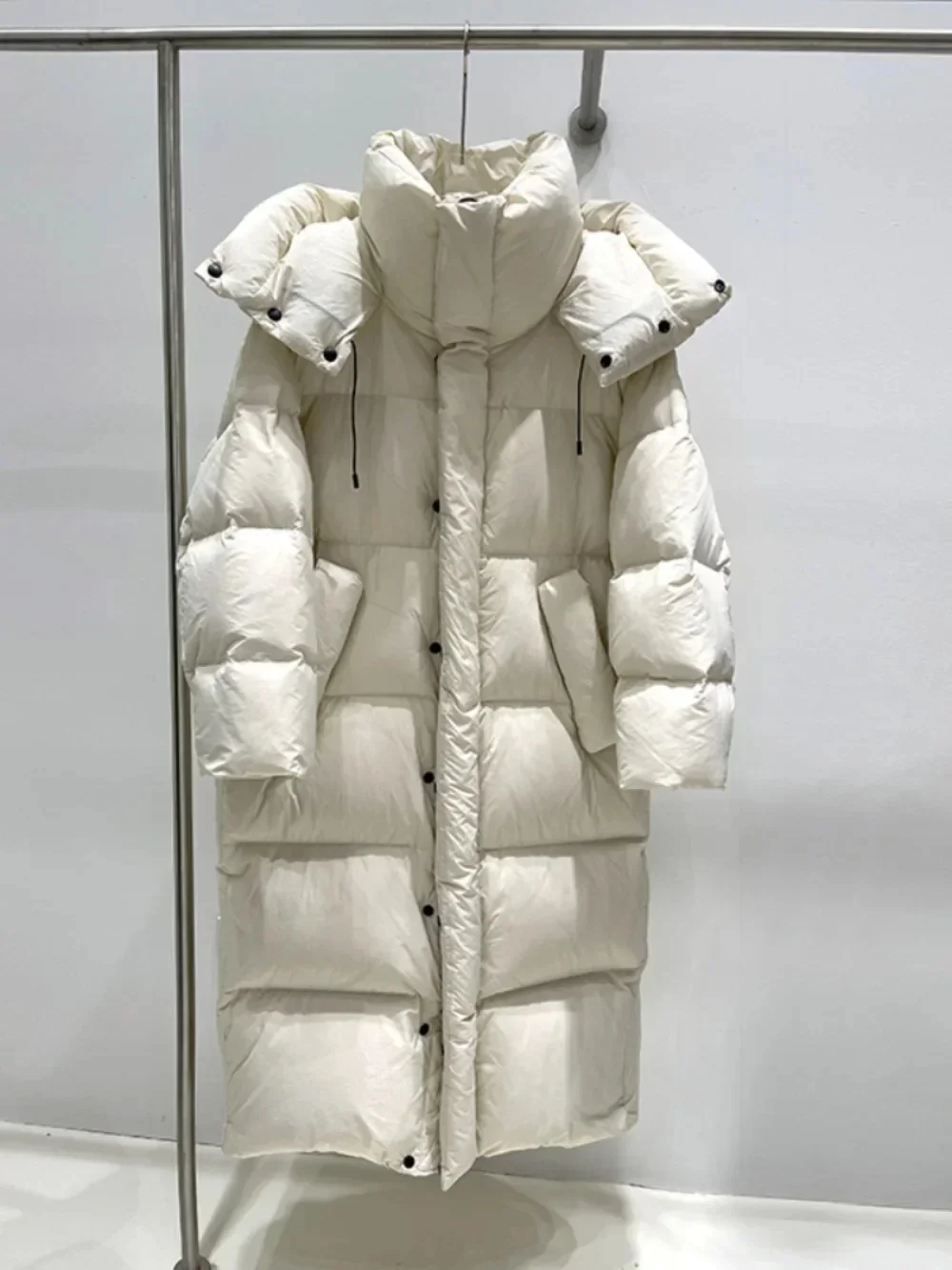 White Duck Down Coat Wome Thicken Warm Hooded Loose Hooded Puffer Jacket Casual Down Parka Female 2024 New Winter Fashion — zdjęcie 2