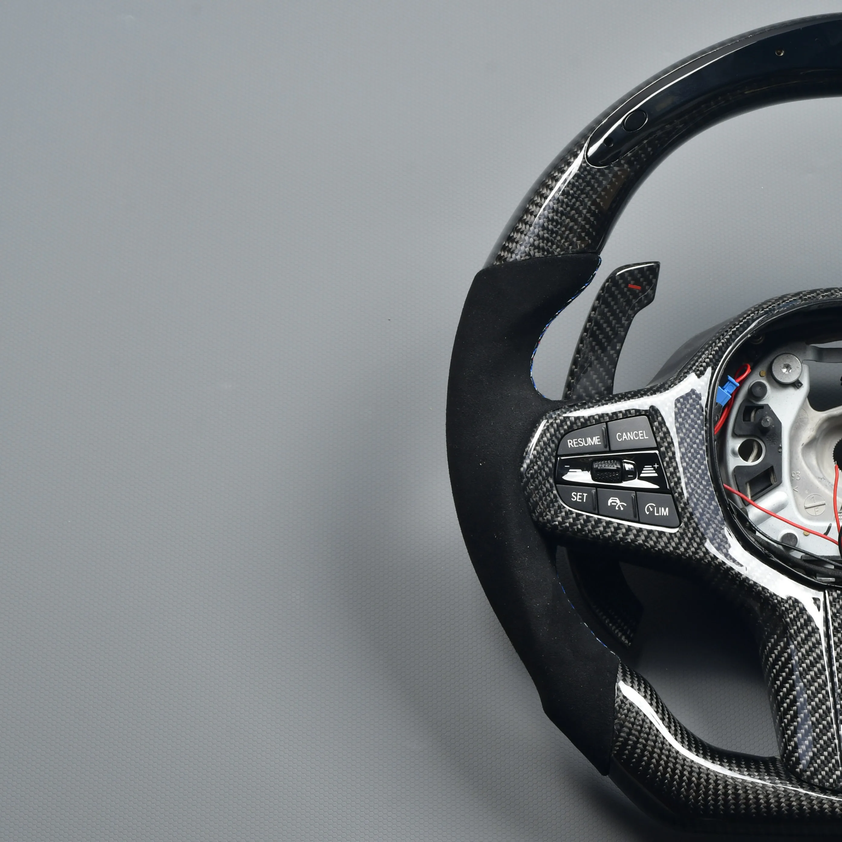 Customized Carbon Fiber Steering Wheel for BMW M3 G80 M4 G82 M5 F90 M8 X3M X4M X5M X6M F97 F98 F95 F96 G20 G30 LED Alcantara