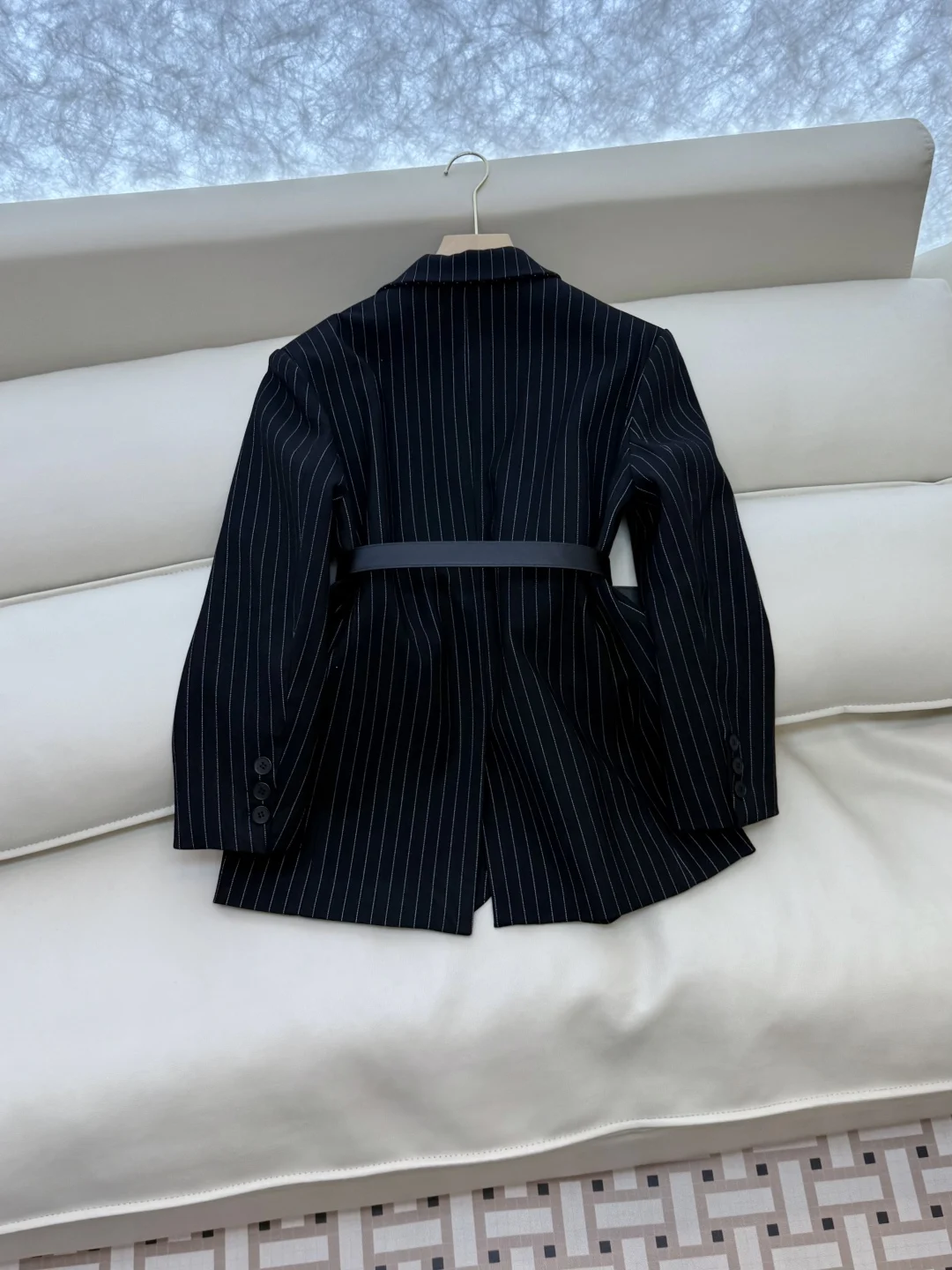 

Women's autumn and winter new style with belt slimming striped suit commuting long sleeved jacket