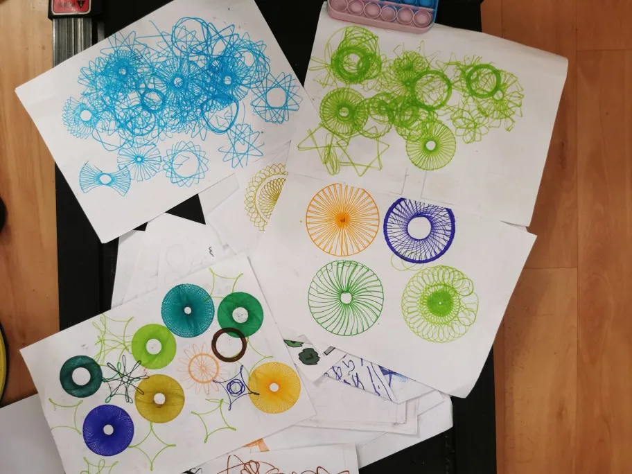 Multi-function Geometric Ruler Drawing Painting Spirograph Tools Kit for Children Educational Coloring Spiral Gears Drafting Toy photo review