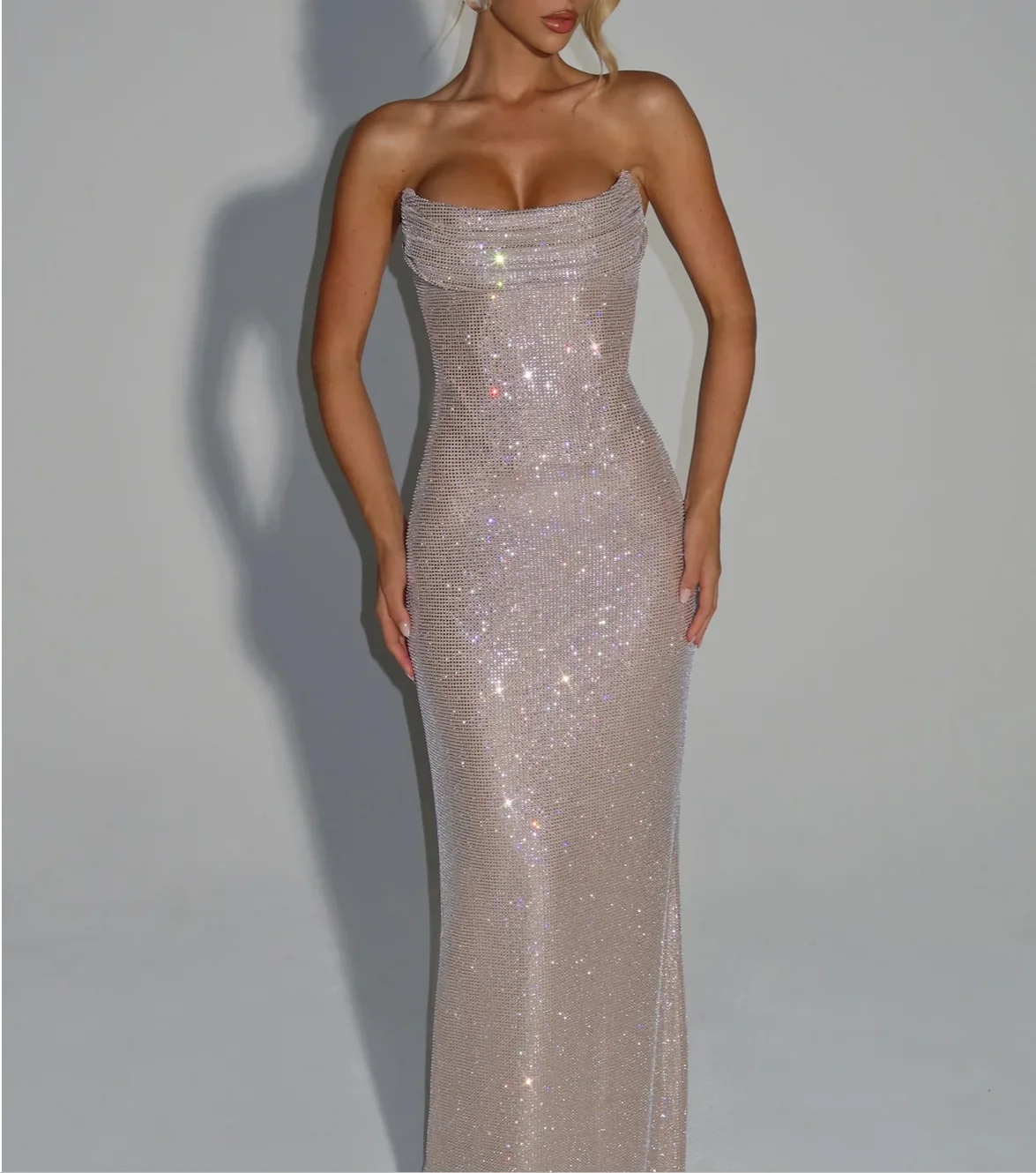 

High-Quality Women's Silver Sequin Sleeveless Sexy Shoulder Bared Bodycon Dress Elegant Backless Evening Gown for Summer