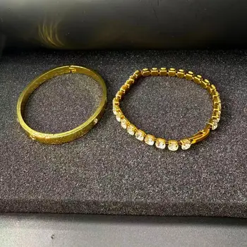 簡約風格的兩件式手鐲,包括一個圓形手鐲和一條單排鋯石鏈手鍊。生日禮物。 8 最佳銷售 禮物籃 - №5