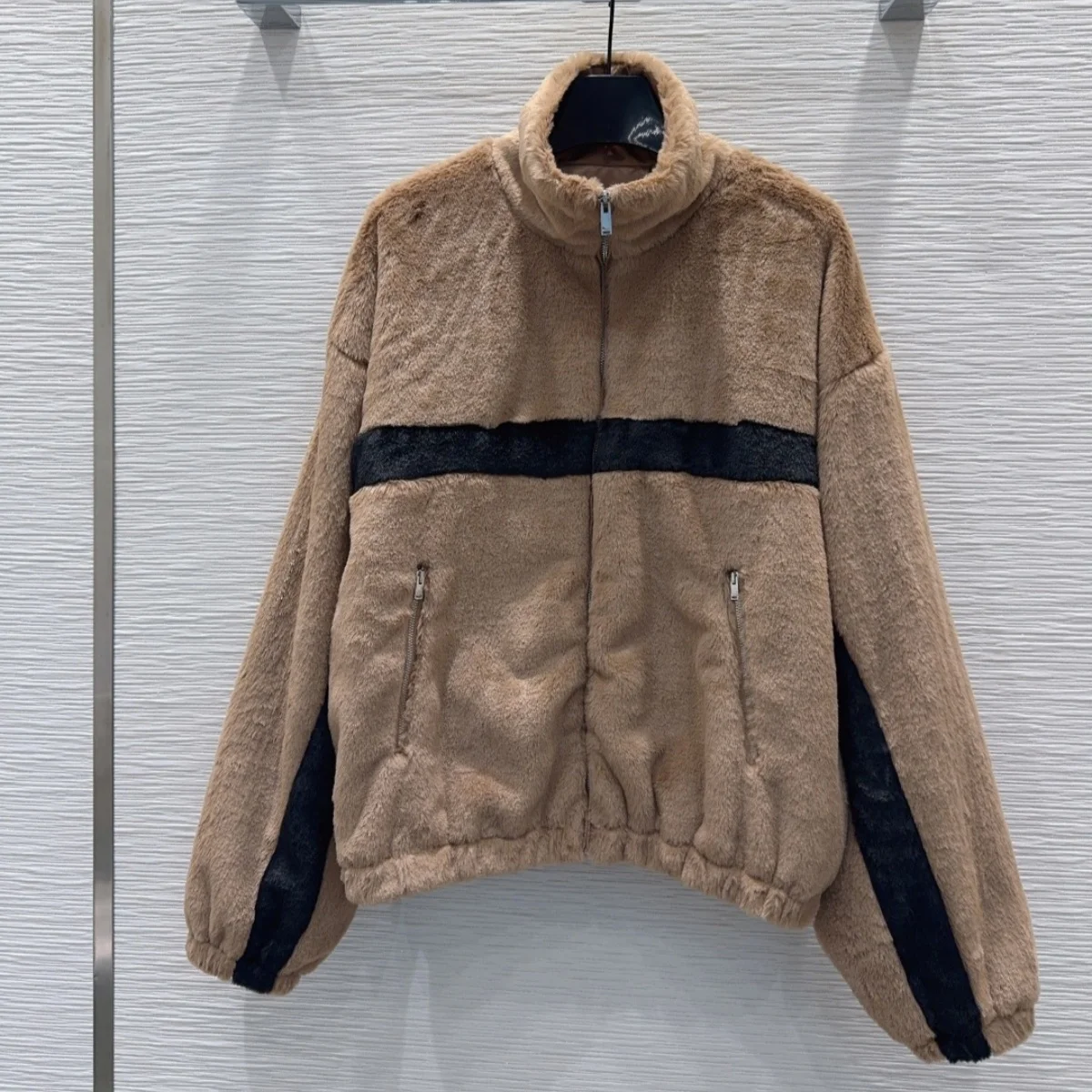 2026 High-Quality Loose Drop Shoulder Zippered Pockets Thickened Fluffy Women's Fall/Winter Top--2692118