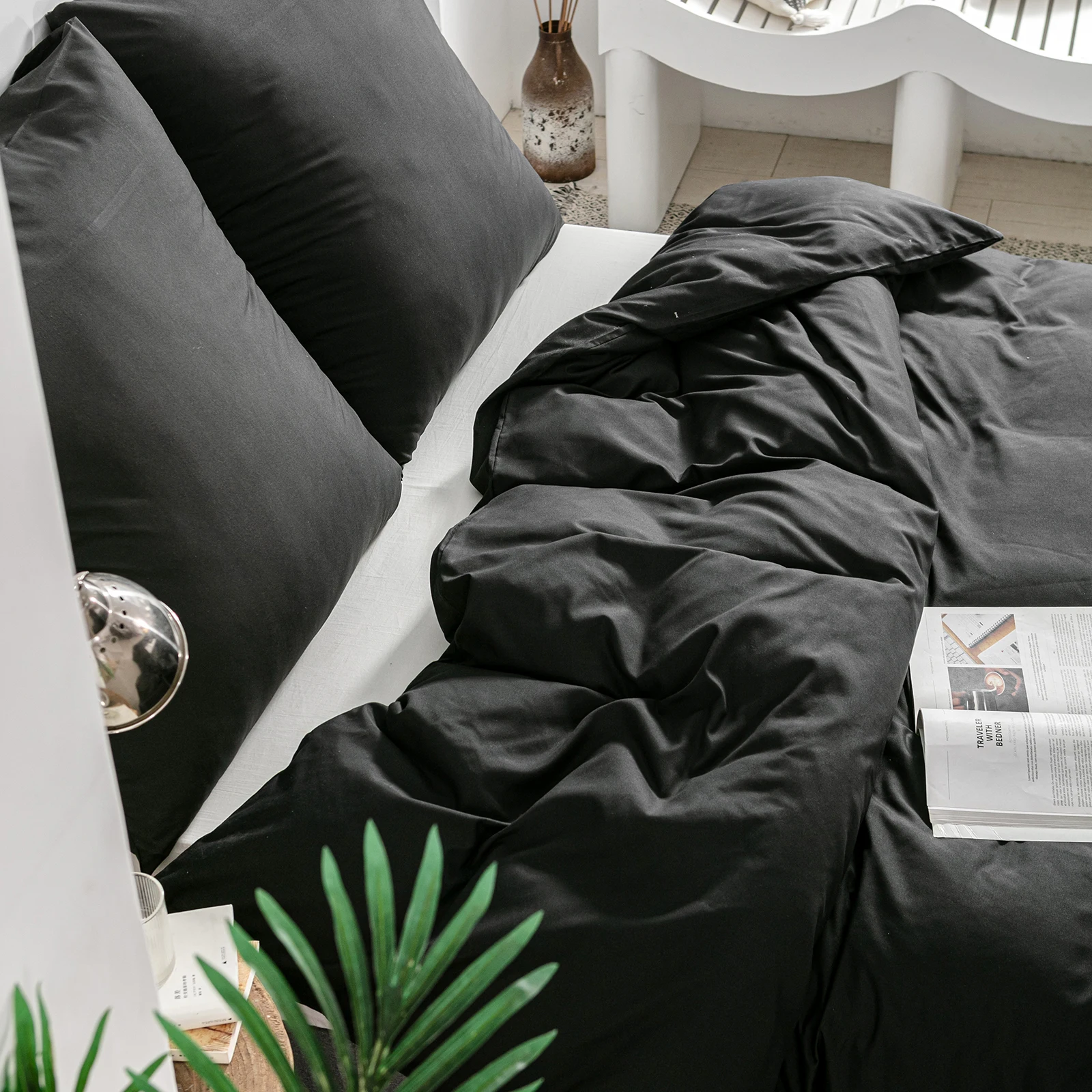 Set di biancheria da letto Good Nite, copripiumino 200x200 / 220x240 cm con 2 federe 80x80 cm, in microfibra, tinta unita, con chiusura a zip, delicato sulla pelle.