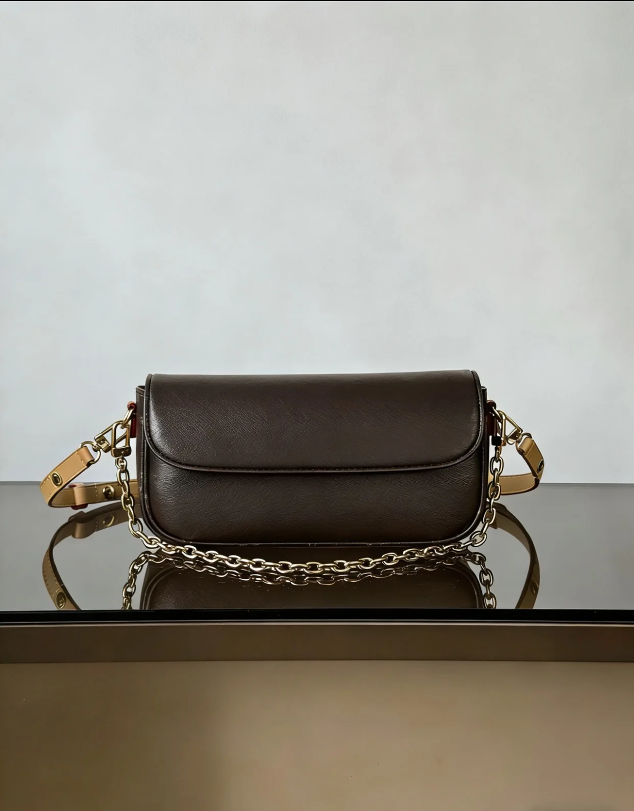 

High end bag 2026 new fashionable shoulder bag PU leather retro diagonal cross bag 23.5-12-4.3cm