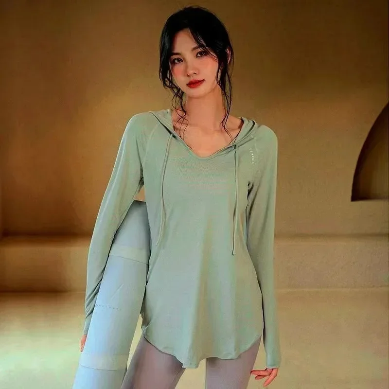 Haut de sport de danse à manches longues pour femmes, glaçage de yoga, sourire à séchage rapide, vêtements de fitness imbibés, nouveau style, automne, hiver, 2025