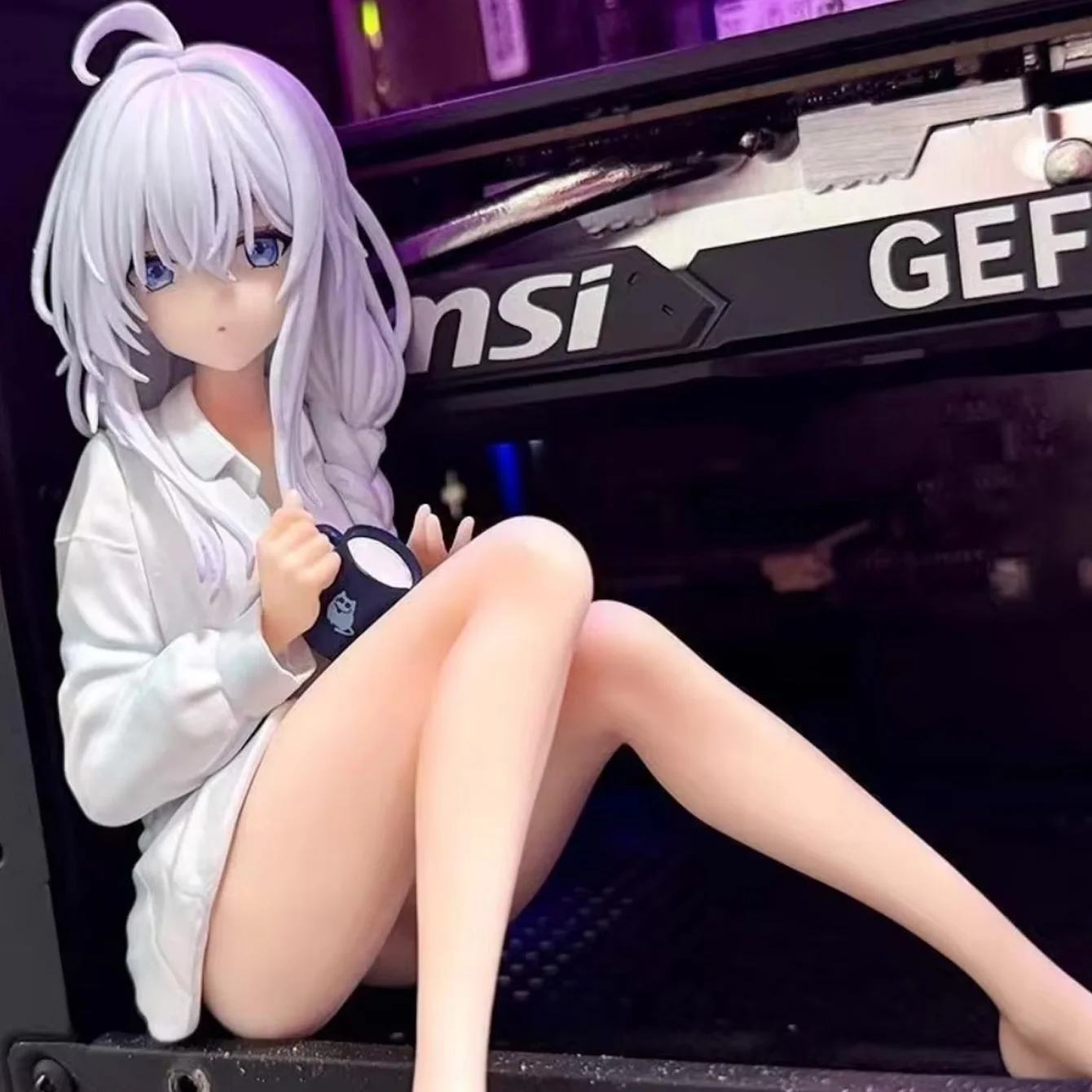 Wandering Witch: The Journey of Elaina Figure | Elaina Casual Daily Ver. Sitting Model Home & Gaming PC Case Display Ornament view 3