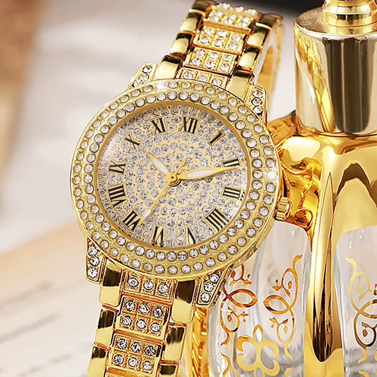 4-Piece Set, Women's Luxury Fashion Quartz Watch with Exquisite Jewelry Set, Roman Numeral Display, Round Dial, Button Battery Powered, Exquisite and Versatile, Fashionable and Romantic, a Beautiful Accessory Gift for Her.