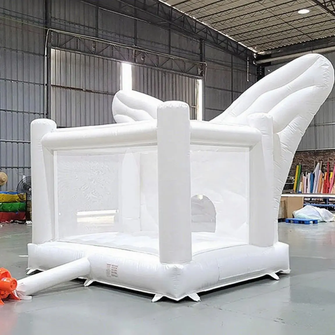 منزل حارس على شكل فراشة قابل للنفخ، قلعة صغيرة للأطفال قابلة للنفخ من مادة PVC هدية عيد ميلاد للأطفال الصغار، منزل ترتد أبيض، لعب ناعم