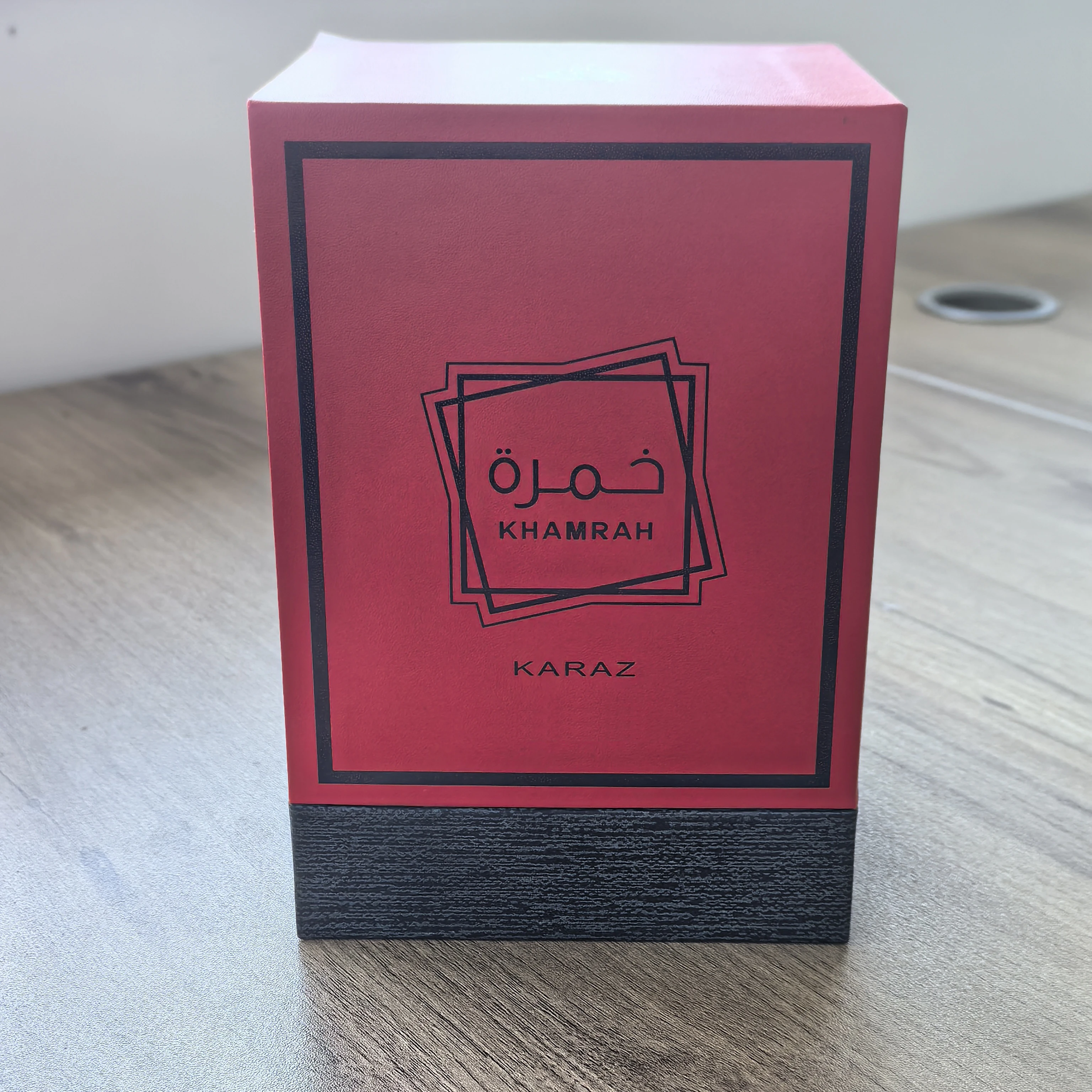 Perfume Khamrah KARAZ Unisex de Larga Duración con Aroma Frutal a Canela, Nuez Moscada, Dátiles, Praliné y Vainilla 3.4 oz / 100 ml