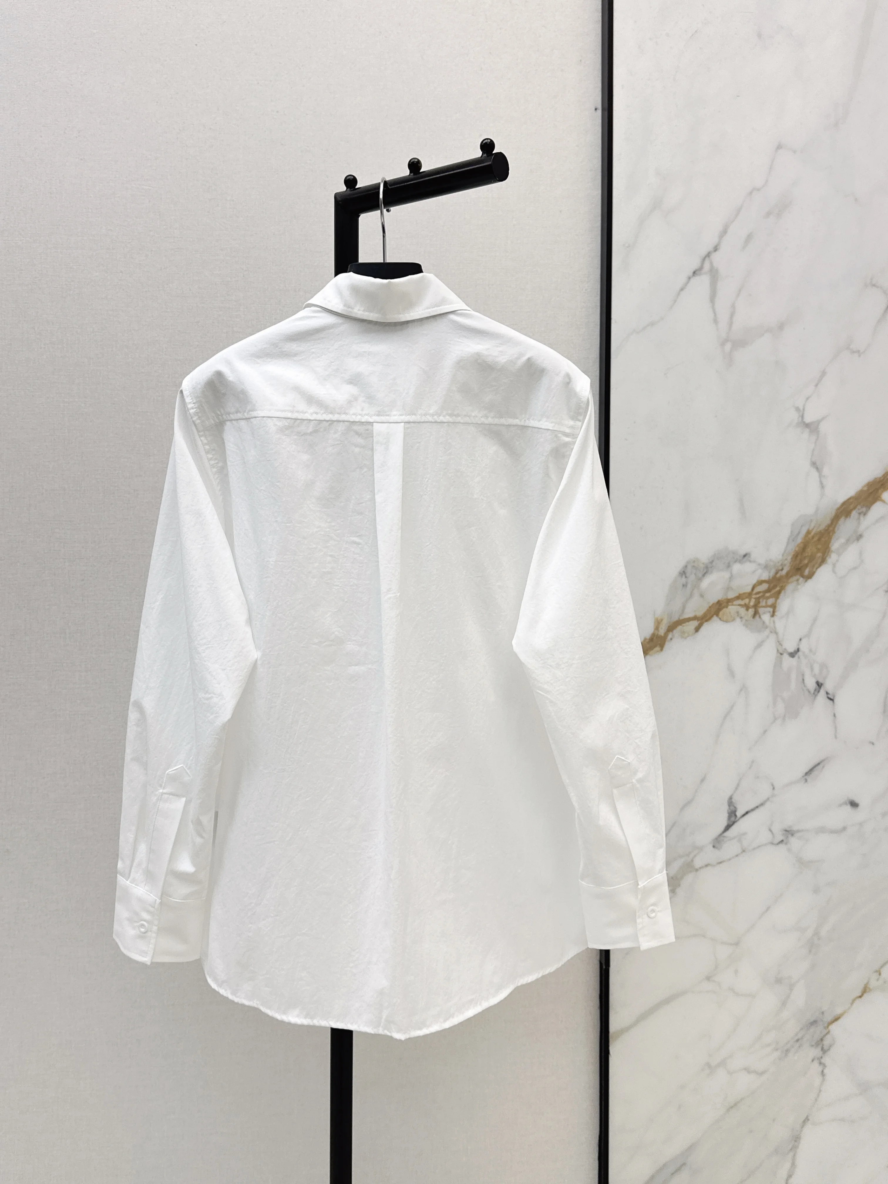 

2026 Spring/Summer Latest White Decorative Loose Shirt Elegant 30