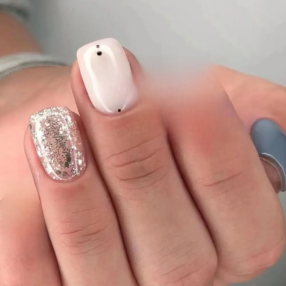 Faux Ongles à Paillettes Argentées Courtes, Carrées et Rondes, Couverture Complète, Amovibles, à Pression, N64.N64.24 Pièces