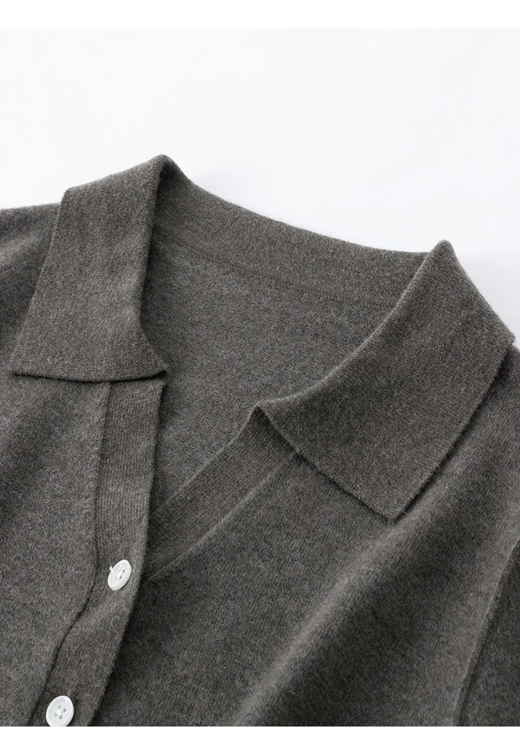 MZ62054 Damen-Strickjacke aus weichem Kaschmirmix, Kurzarm, Polokragen, Knopfleiste, edles Alltagstop – Detail 8