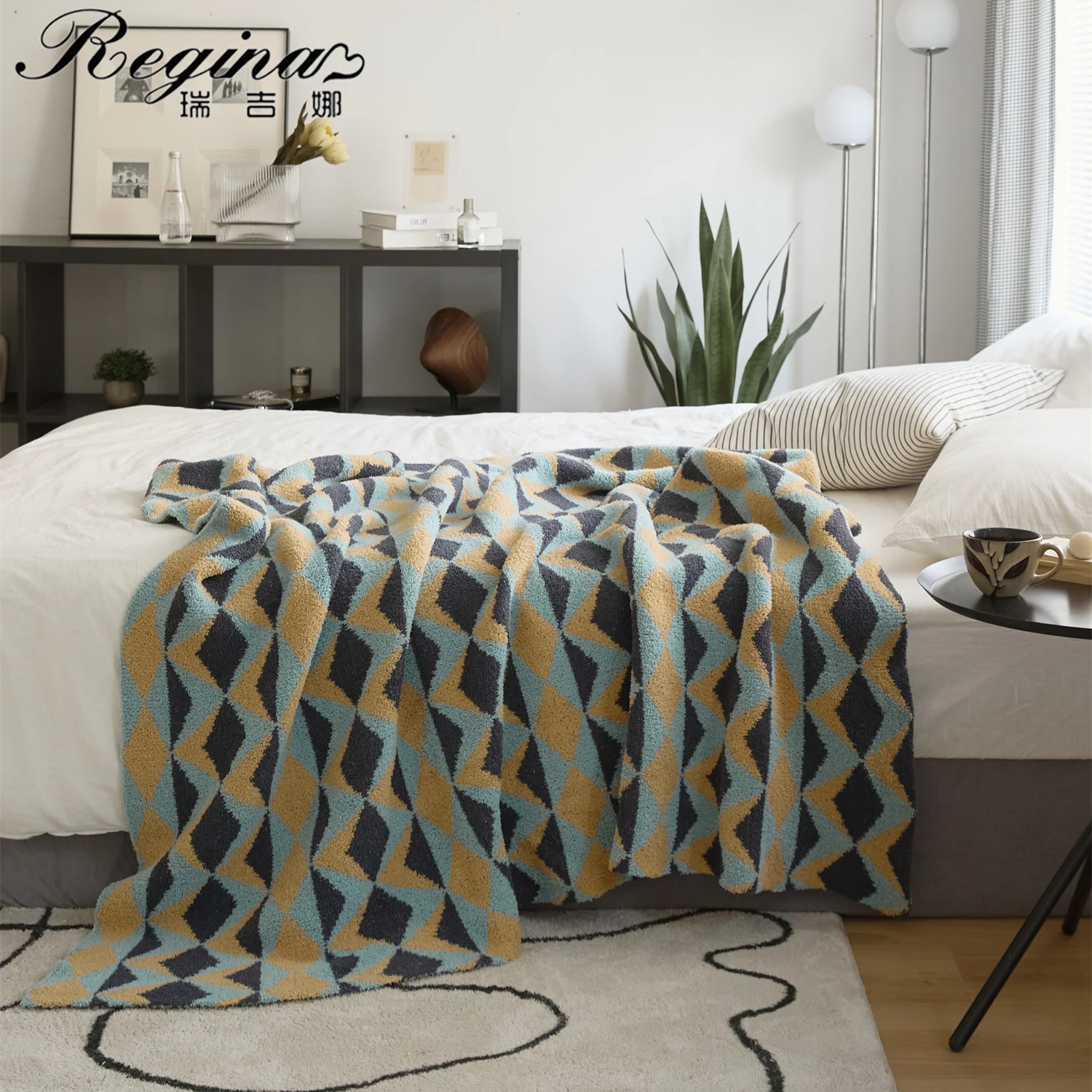 REGINA Prism Three Color Jacquard Blanket Elegant Gorgeous Cosy Chic Microfiber Knitted Throw Blanket For Bed Sofa Car Travel