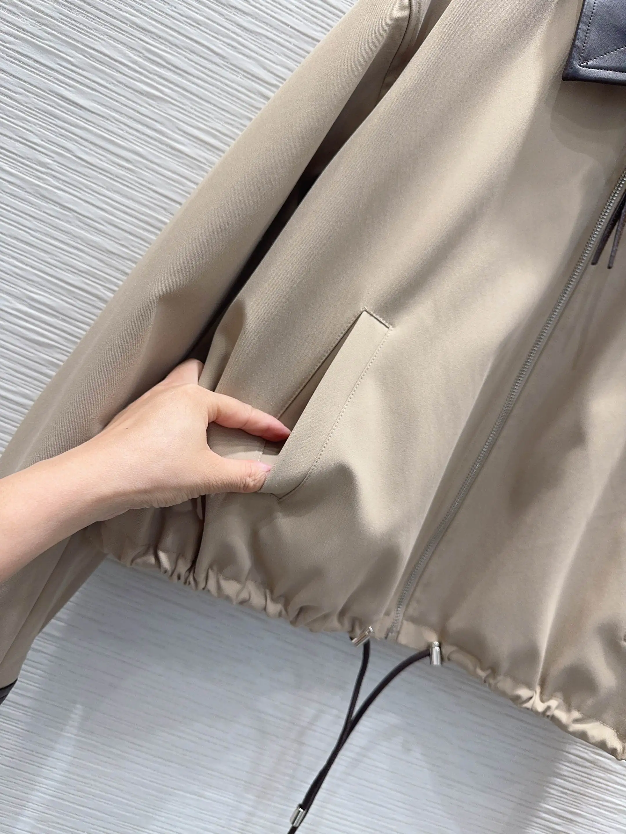 سترة بيج قصيرة مع لمسات جلدية، ملابس خارجية أنيقة وأنيقة للنساء #2