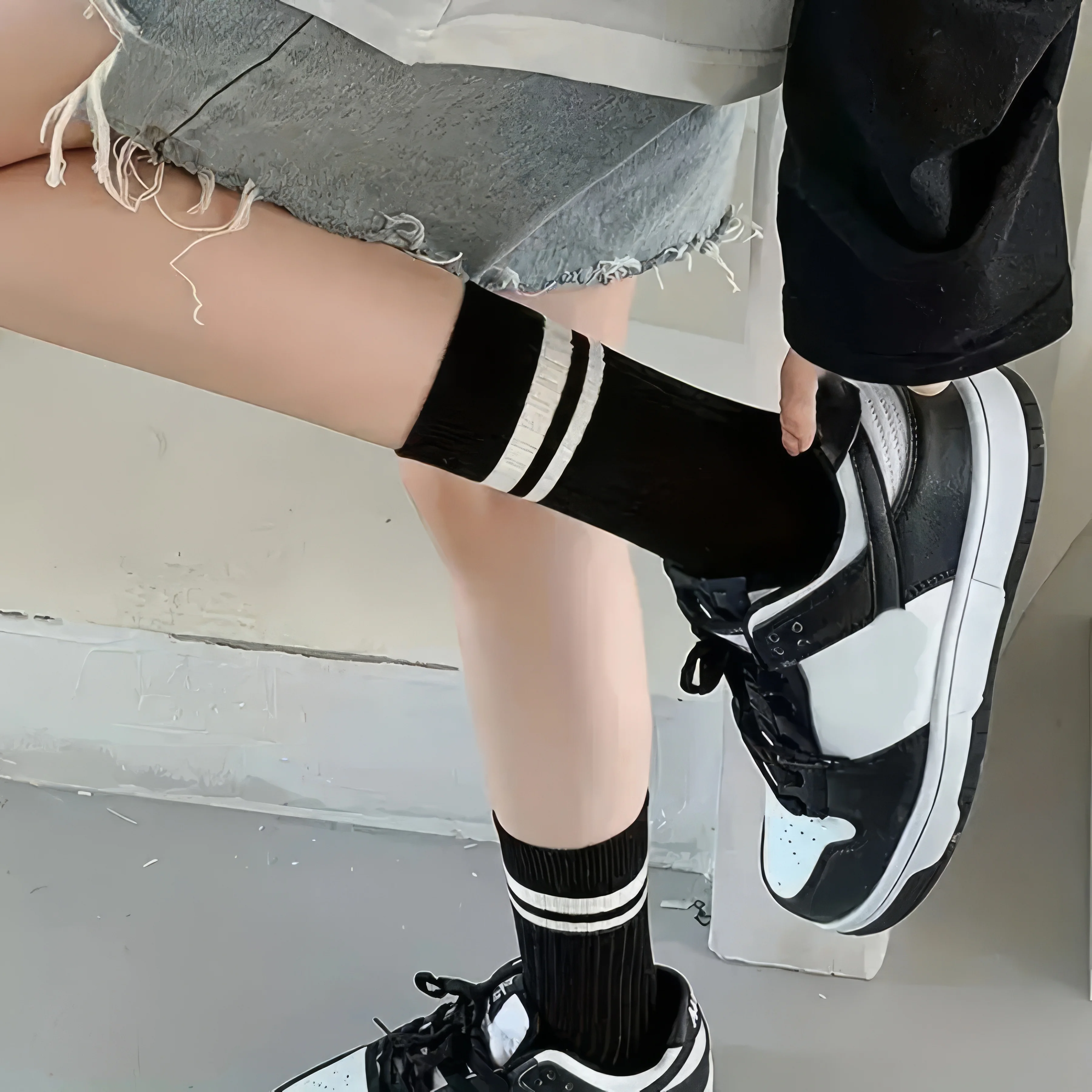 10 Pairs of Casual Mixed Color Striped Socks, Casual Sports Socks, Black and White Trendy Socks, Suitable for Outdoor Activities