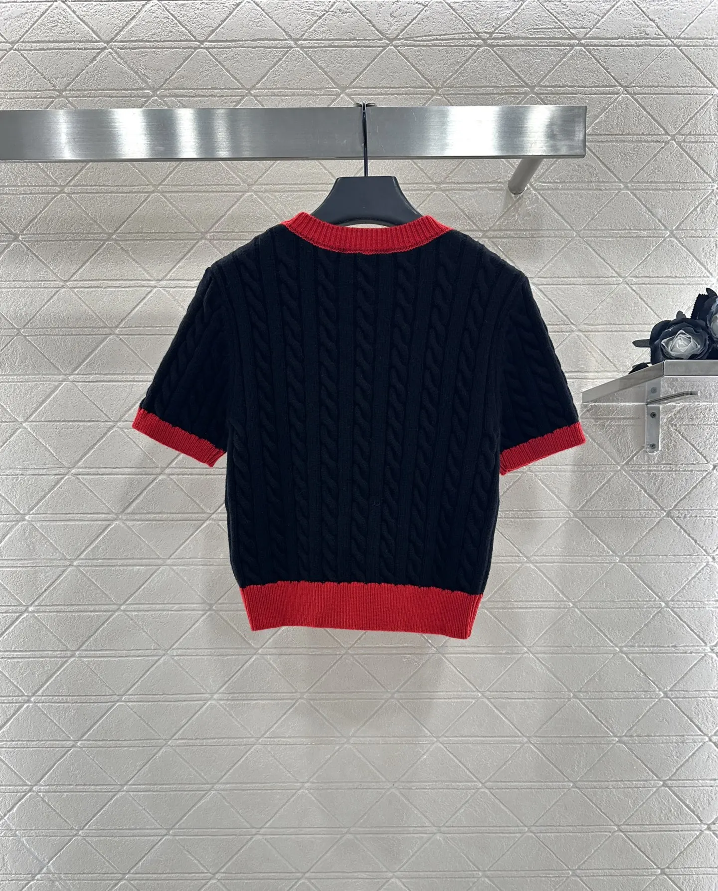 

2025 New Color Contrast Fried Dough Twists Letter Knitted Short Sleeve Wool Yarn Weaving Round Neck Straight Shoulder 474