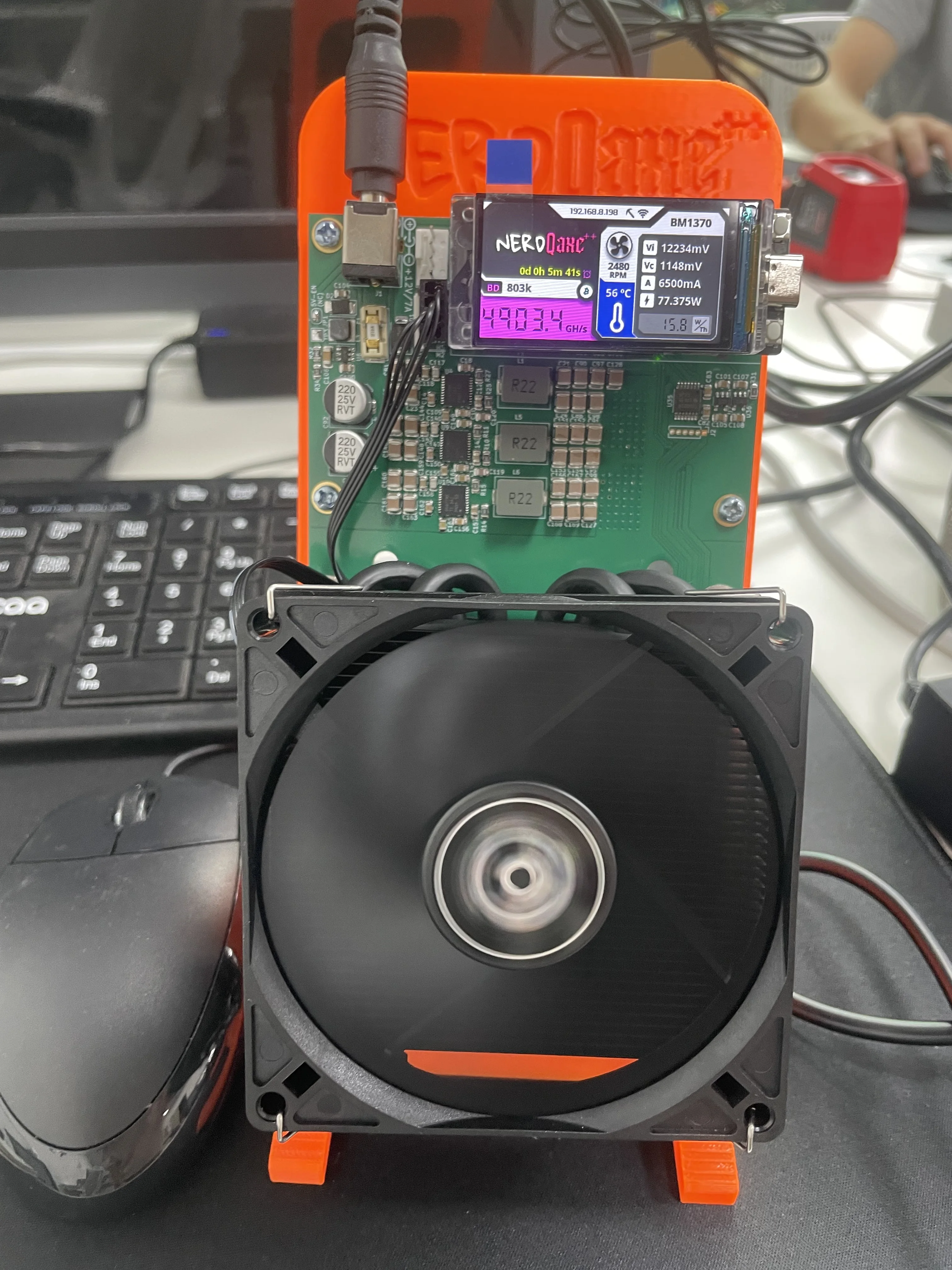 Bitaxe Nerdqaxe ++ 4.8T Bitcoin Miner 4.8TH/s 80W ASIC BTC Solo آلة التعدين 4 × BM1370 رقاقة مفتوحة المصدر التشفير التعدين مع الطاقة