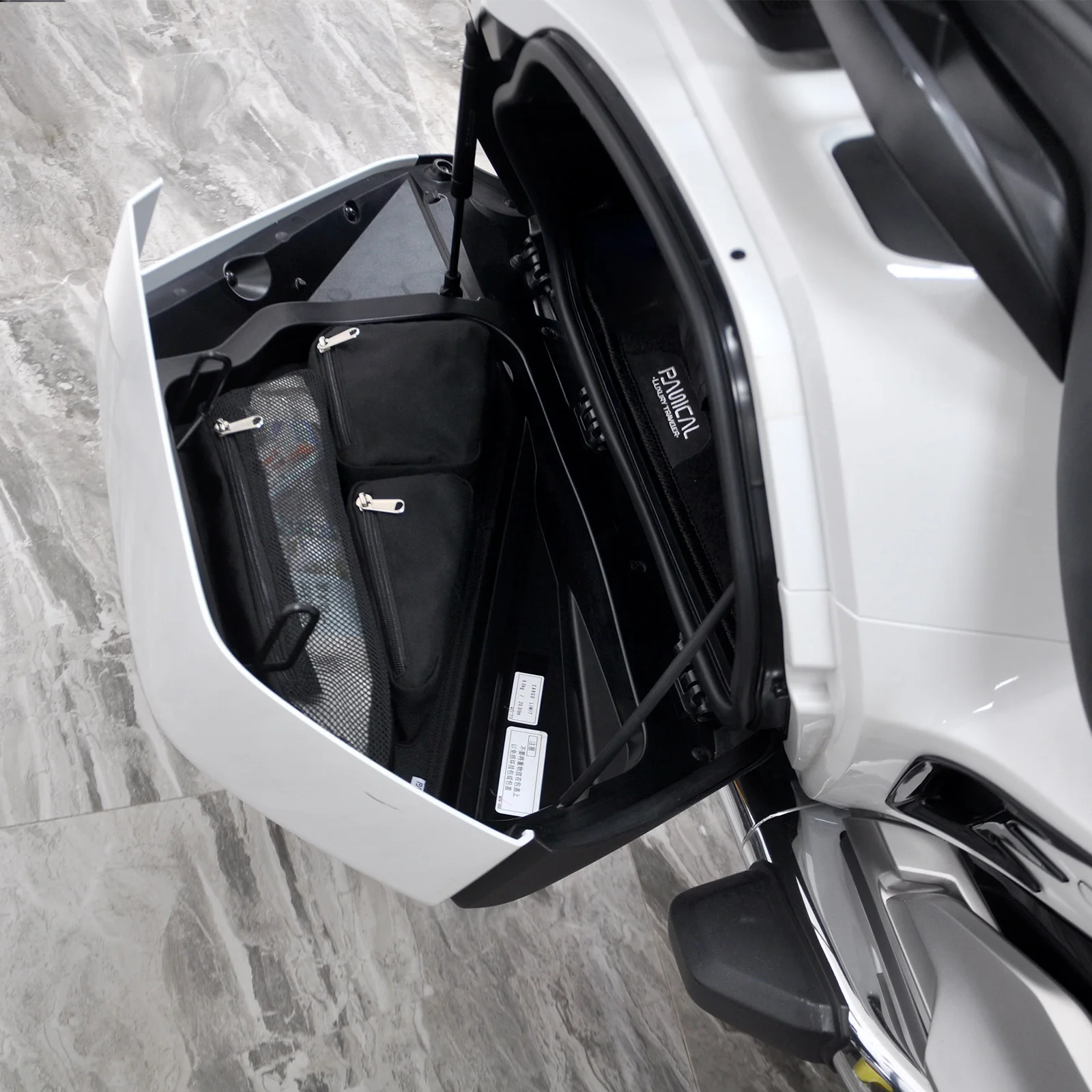 

Для Honda Gold Wing GL1800 F6B Panical Внутренняя накладка Левая и правая седельная сумка для хранения Защита 2018-2025 Черный