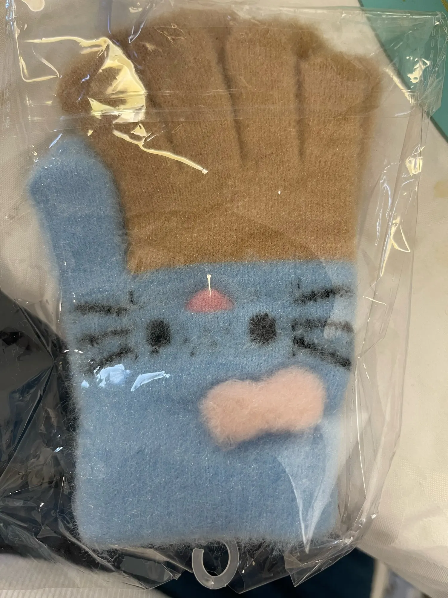 Winter Warm Woolen Gloves for 4-10 Years Old Cute Cartoon Cat Fingers Children's Color Block Gloves photo review