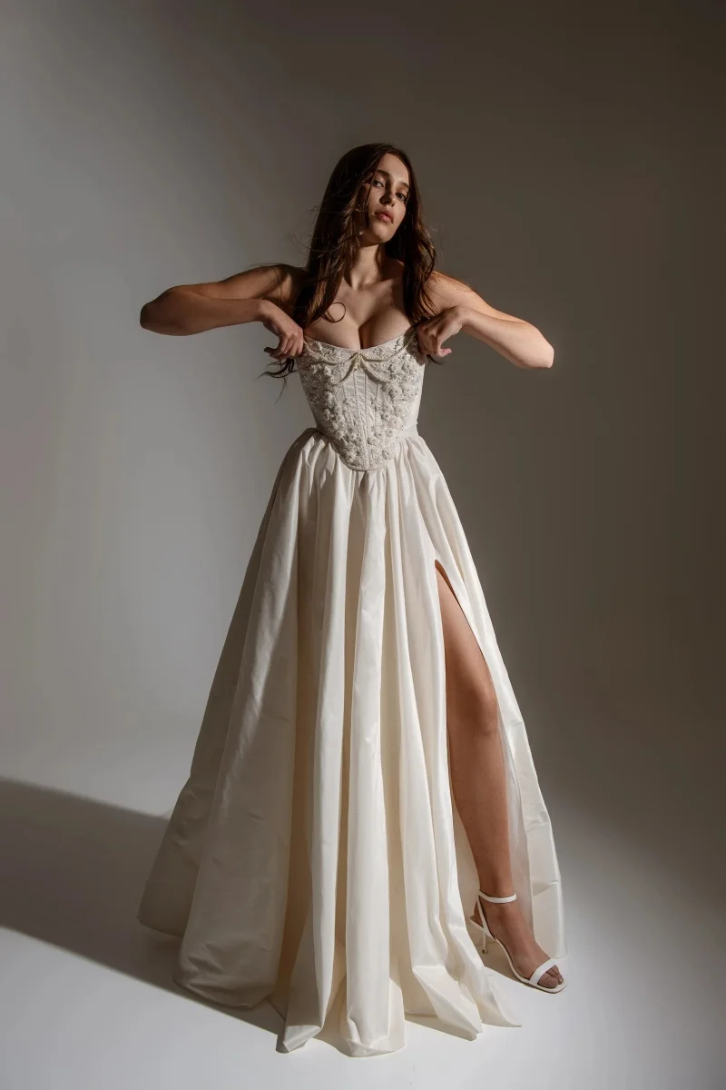 Annie White Taffeta Prom Dresses Hand Embroidered Pearls Evening Dresses Off-shoulder Elegant Lady Robes De Soirée Customized
