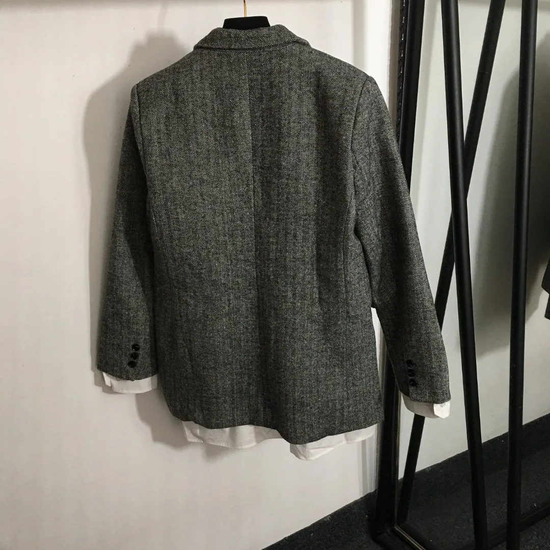 

Autumn-Winter 2025 New Blazer for Women: Office-Casual Long Sleeve Coat with Contrast Turn-Down Collar Design