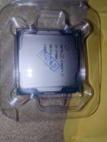 Intel Core i7 7700K 4.2GHz Quad-Core Eight-Thread 8M 91W CPU Processor LGA 1151 photo review