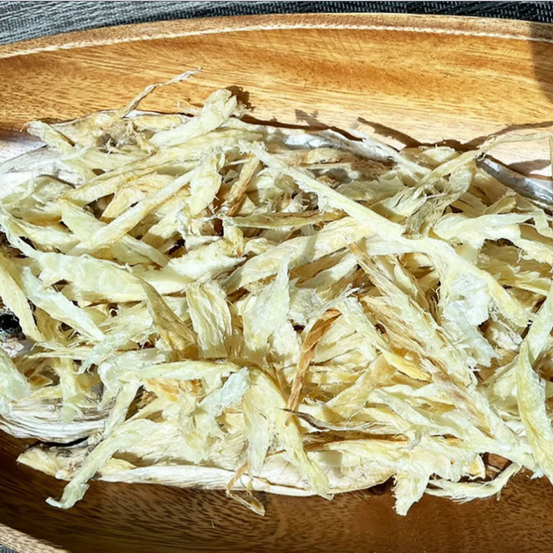 수작업으로 정성스럽게 두번 찢어낸 부드러운 손질먹태 한마리 1미 110g