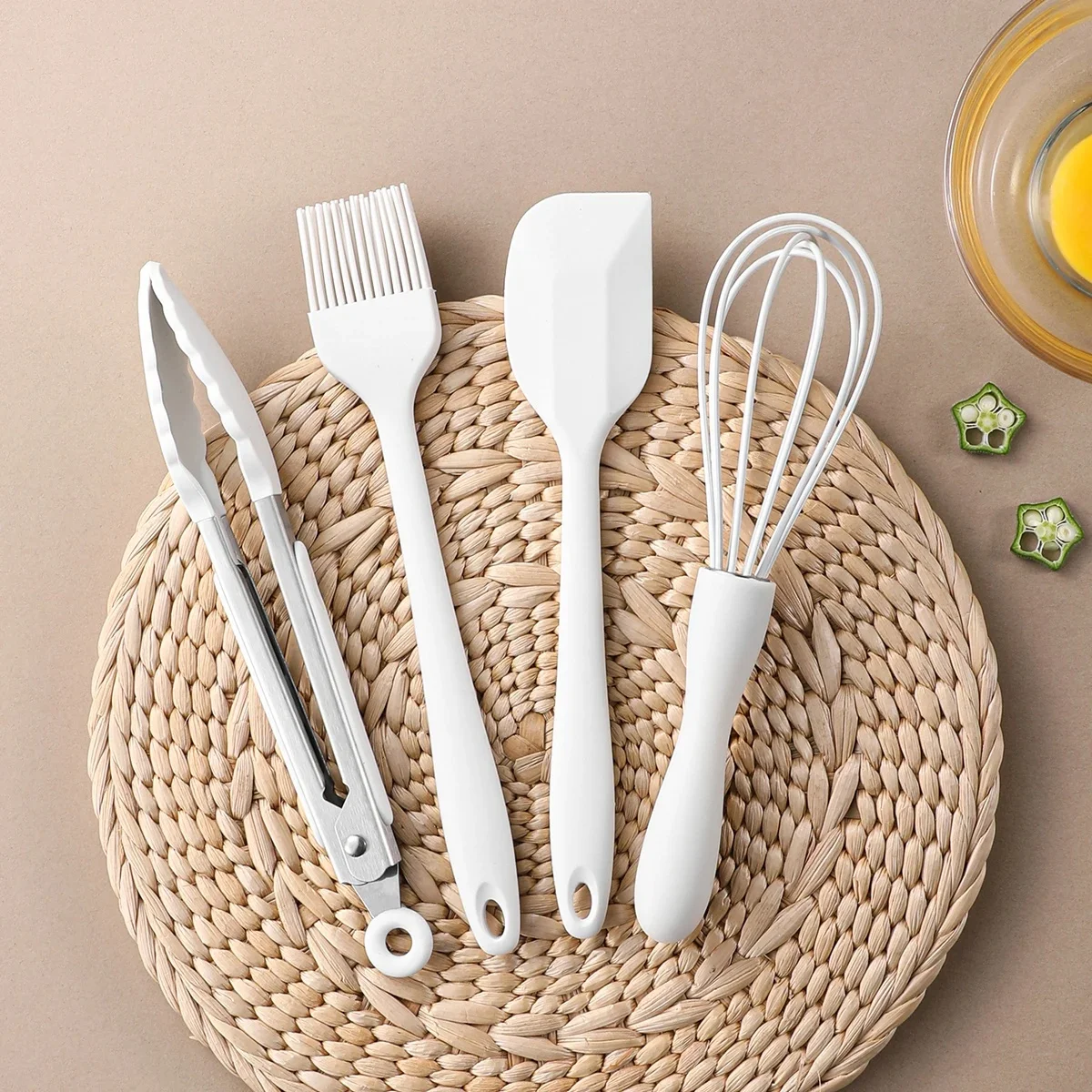 Ensemble de cuisson en Silicone, spatule à gâteau et crème, grattoir, fouet à œufs domestique, brosse à huile pour Barbecue, Clip alimentaire, Gadget de cuisine, 4 pièces/ensemble