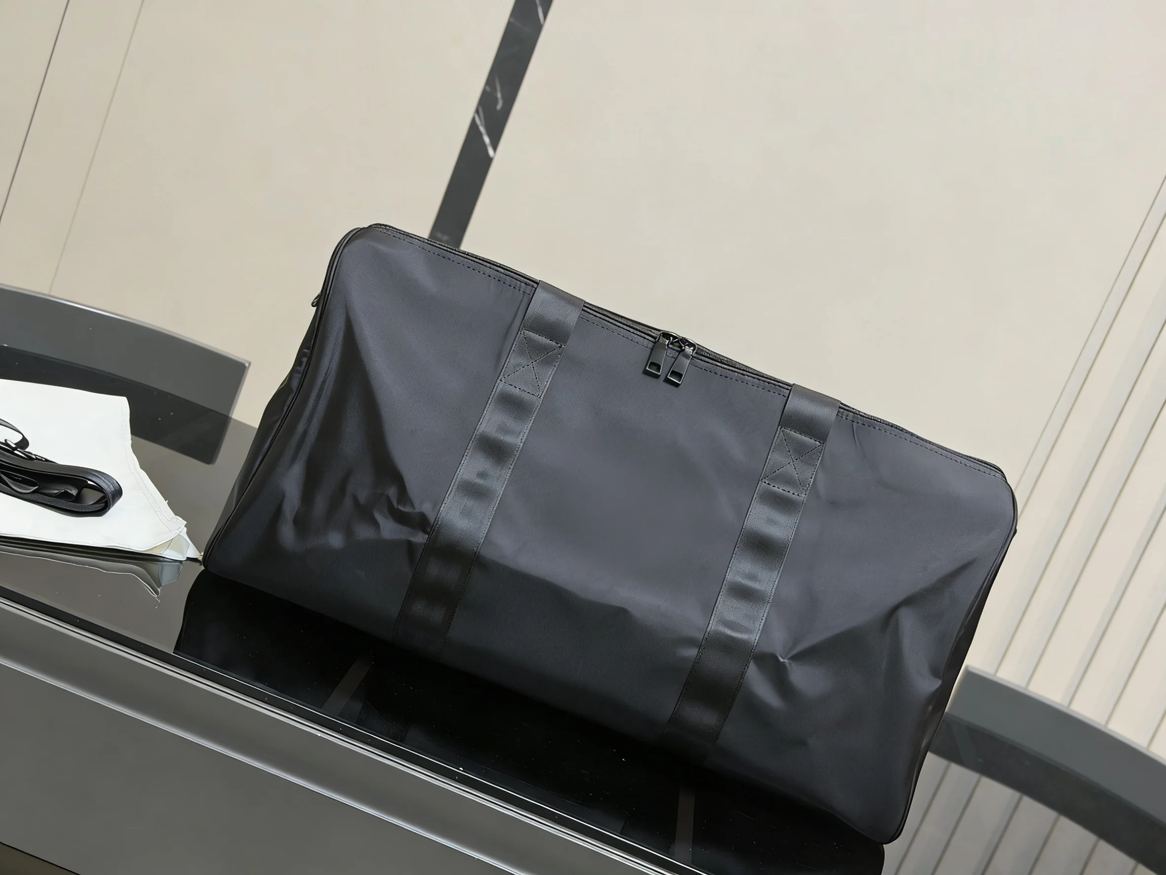 

2025 New SIZE: 55 CM Fashionable Versatile bags leather Shoulder strap Hand-held no boxes