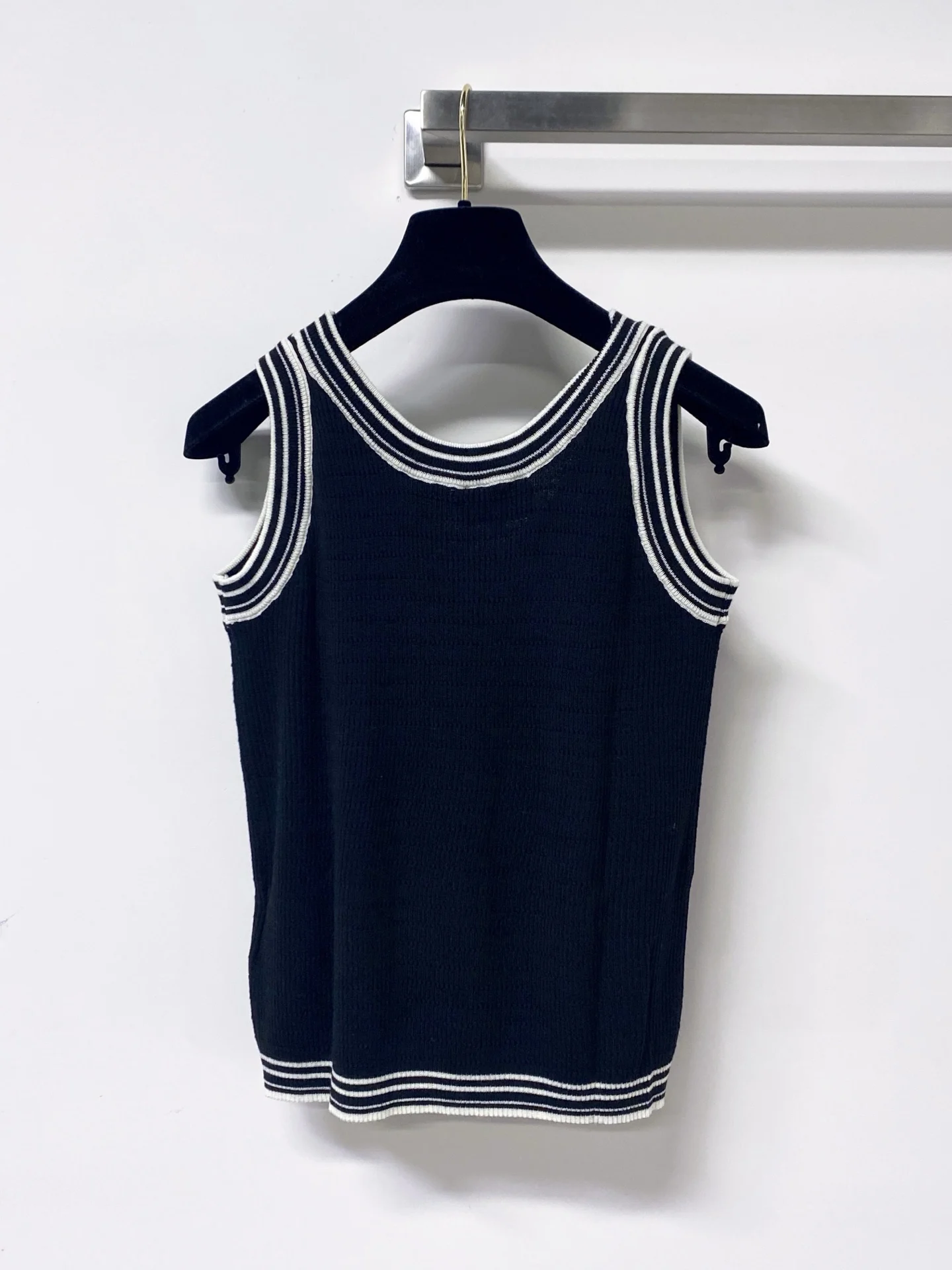 

2026 New Fashion Spring Vintage Color Block LoosOff-the-Shoulder Short-Sleeve Knit Top Sweater for Women