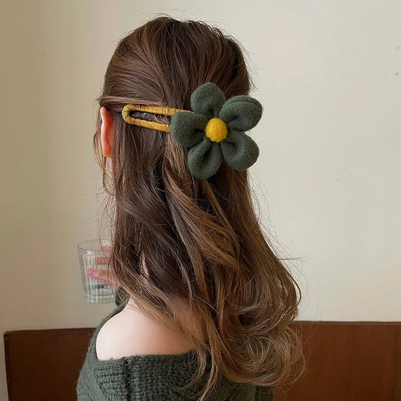 AWAYTR Autumn Winter Plush Flower Hair Claw Women Chic Duckbill Clip Hairpin Back Head Hair Clips Hair Accessories for Girls