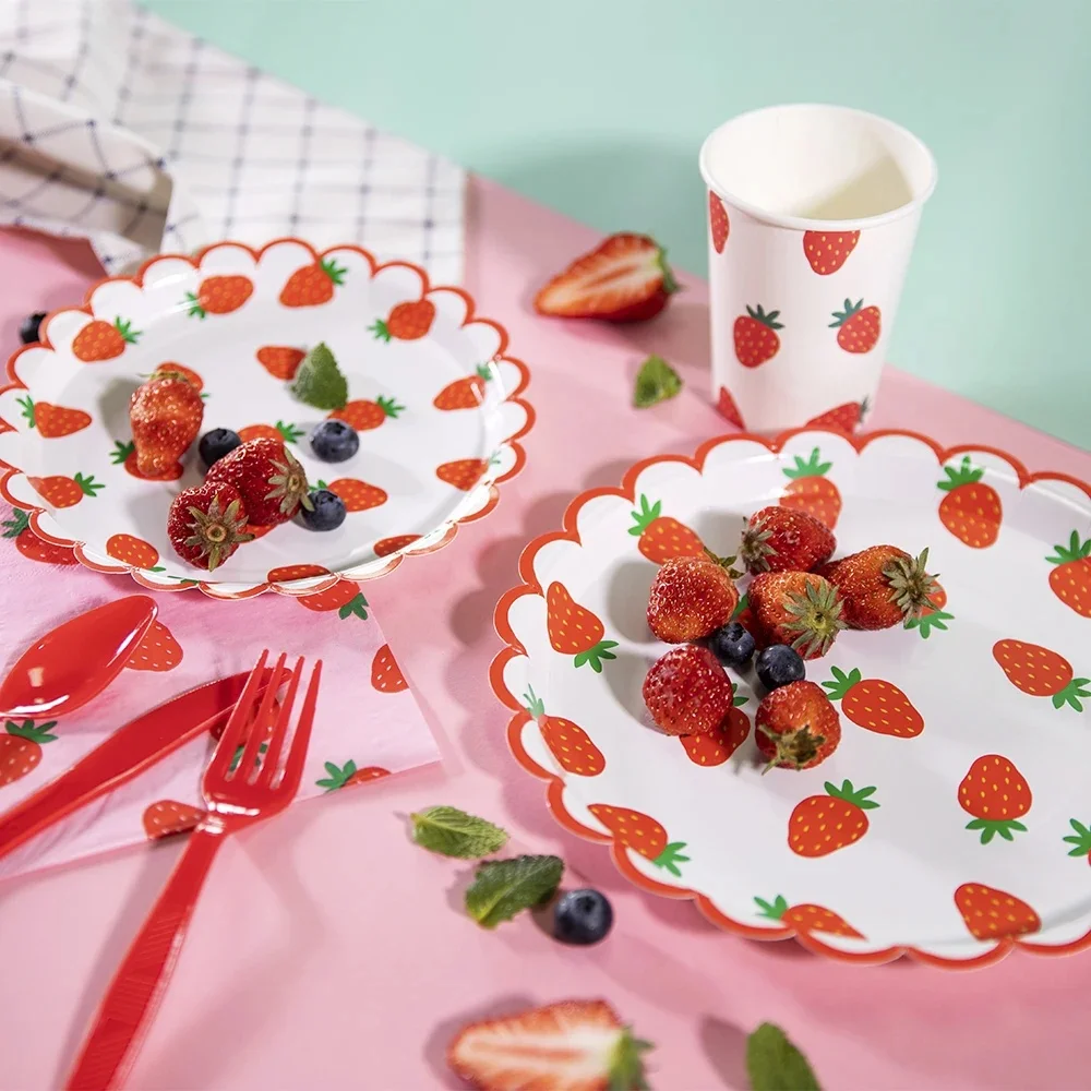 Fournitures de fête aux fraises, assiettes en papier, serviettes, vaisselle jetable, sac de bonbons, ballon en aluminium, Grils pour mariage, décor de fête d'anniversaire pour enfants