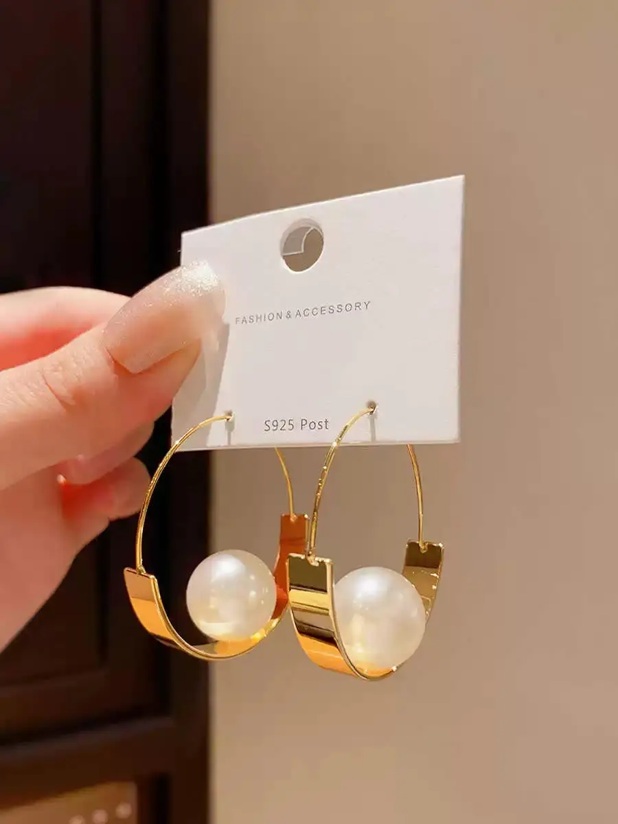 

LuxePearl Elegance Gold Hoop Earrings – Sterling Silver Post