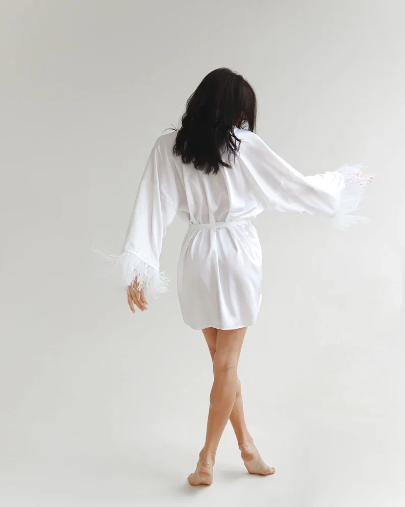 Pure Silk Kimono Robe with Feather Bride White Short Robes with Long Sleeves Boudoir Bridal Dressing Gown Bridesmaid Gifts