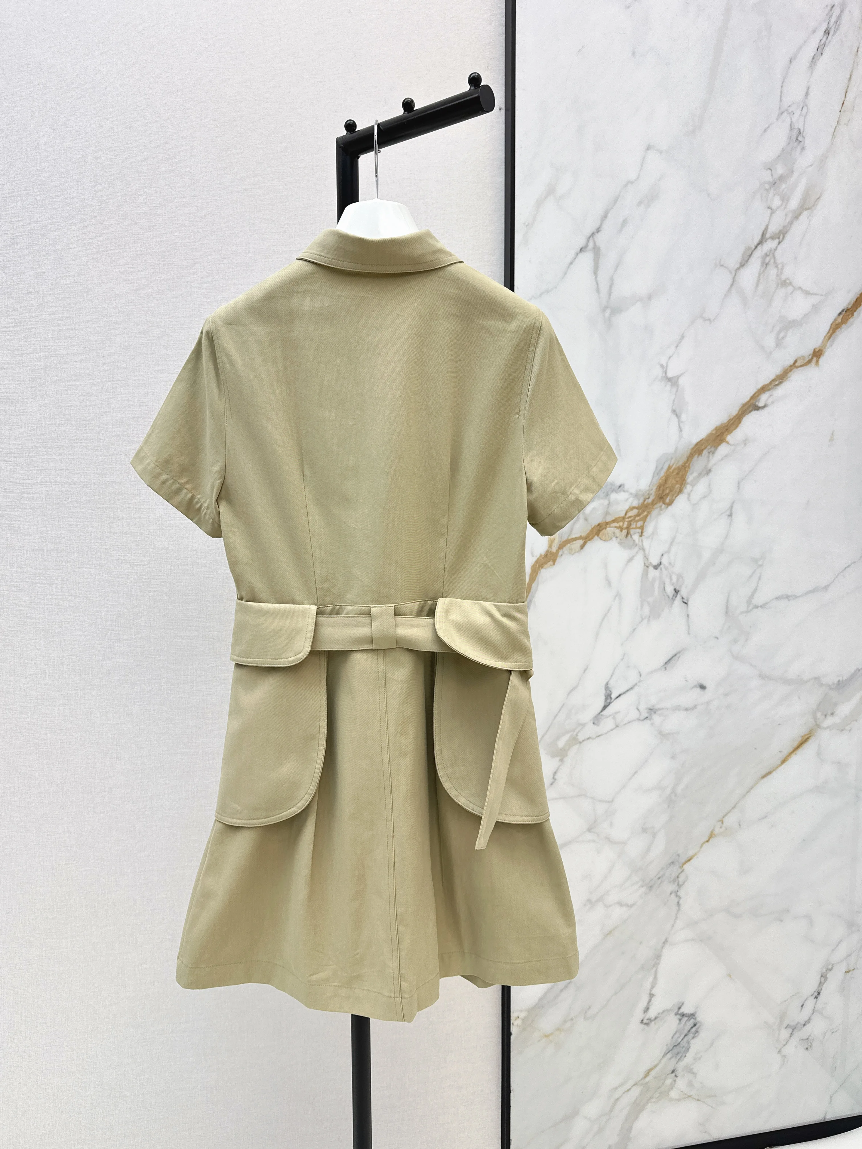 

2026 Early Spring Designer Dress Ruffled sleeves with Belt velvet Mid-Length A-line Button Slimming Half-Sleeved