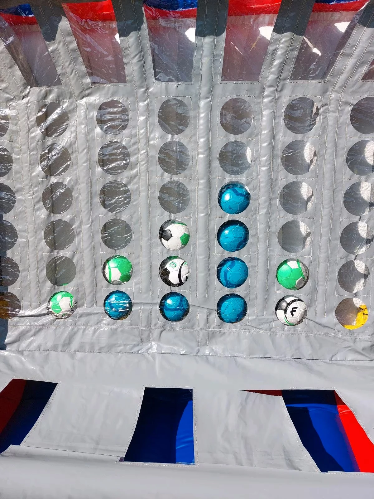 Outdoor Party Verhuur Carnaval Opblaasbaar Basketbal Connect 4-sportspellen Opblaasbaar basketbalschietspel met luchtblazer