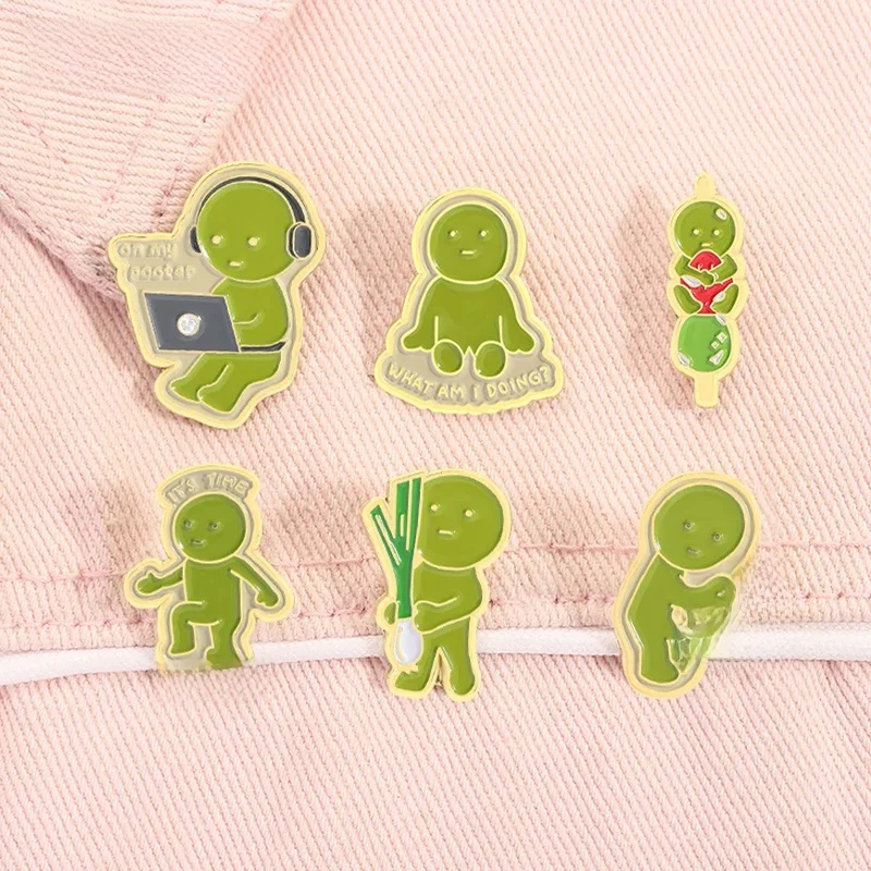 Broche en émail série Smiski, figurines d'action de dessin animé, il est temps de la merde, broches Smiski occupées, Badge à revers, bijoux cadeaux pour amis