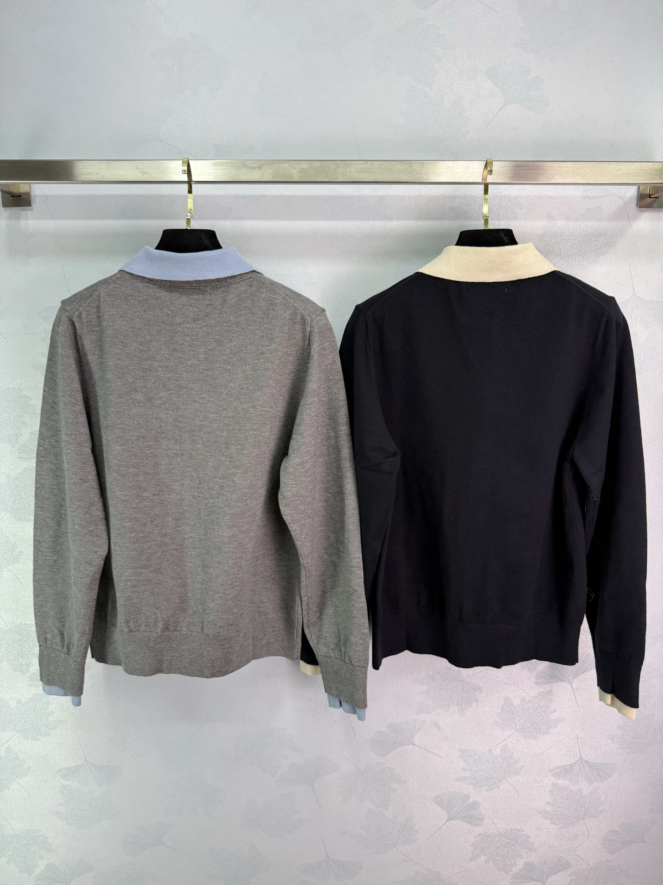 

2023 Ранняя осень, новая женская футболка с лацканами контрастного цвета, топ с длинными рукавами, V-образный вырез, полуоткрытый лацкан, трикотажный длинный рукав