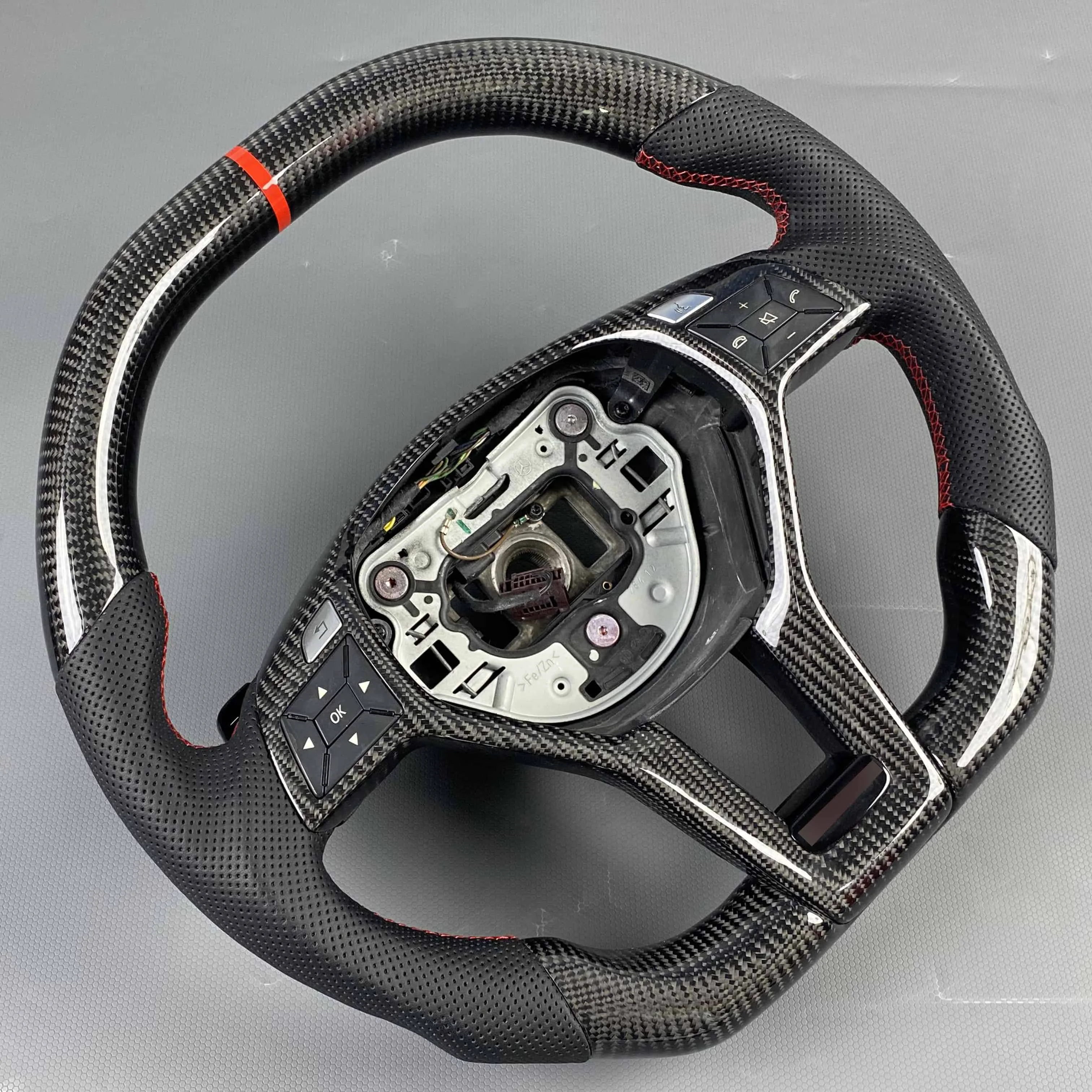 Customized Carbon Fiber Steering Wheel for Mercedes Benz W176 W246 A-Class C-Class W204 C117 C218 X218 W212 C207 A207 X156