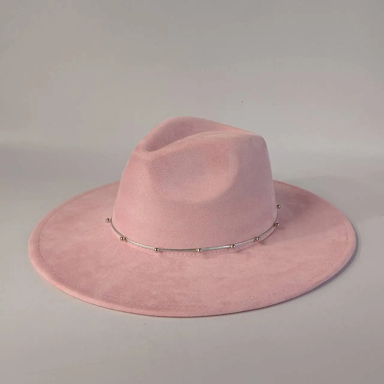 قبعة فيدورا من جلد الغزال بحافة 9.5 سم مع إكسسوارات مختلفة قبعة جاز قبعة الكنيسة الكلاسيكية قبعة واسعة الحواف قبعة نسائية