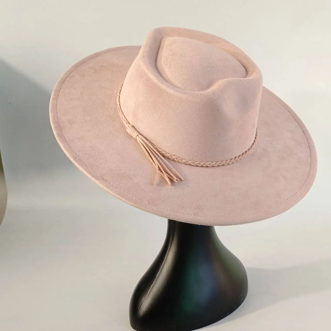 

Веганская замшевая джинсовая шляпа в форме сердца для мужчин, замшевая шляпа с гравировкой, шляпа-федора в богемном стиле для женщин페도라모자 남성용