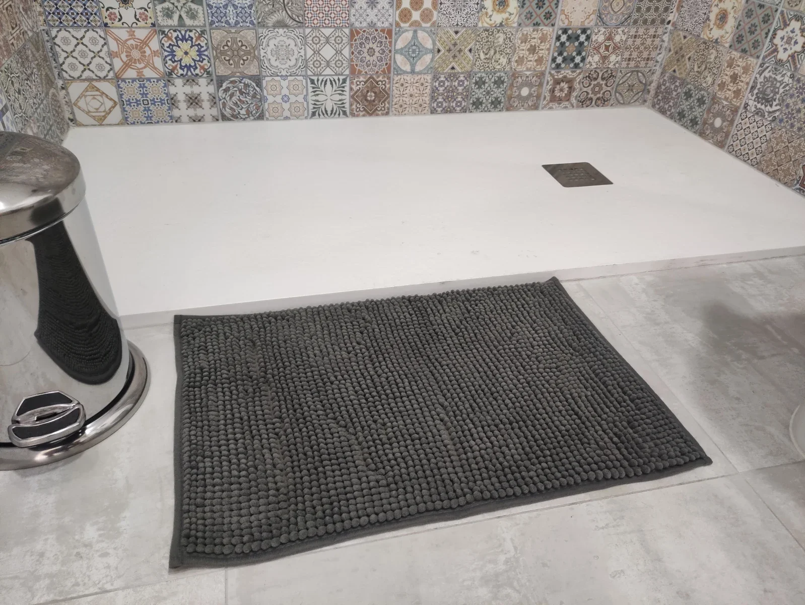 Comercial Candela| Tapete De Banho| Composição Chenilla| Base Antiderrapante| Excelente Absorvência|
