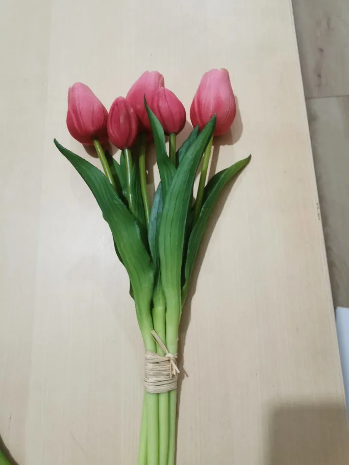 1 bundle of 5 simulated tulips, indoor home props shooting simulated flowers, Valentine's Day wedding party vase flower arrangem photo review