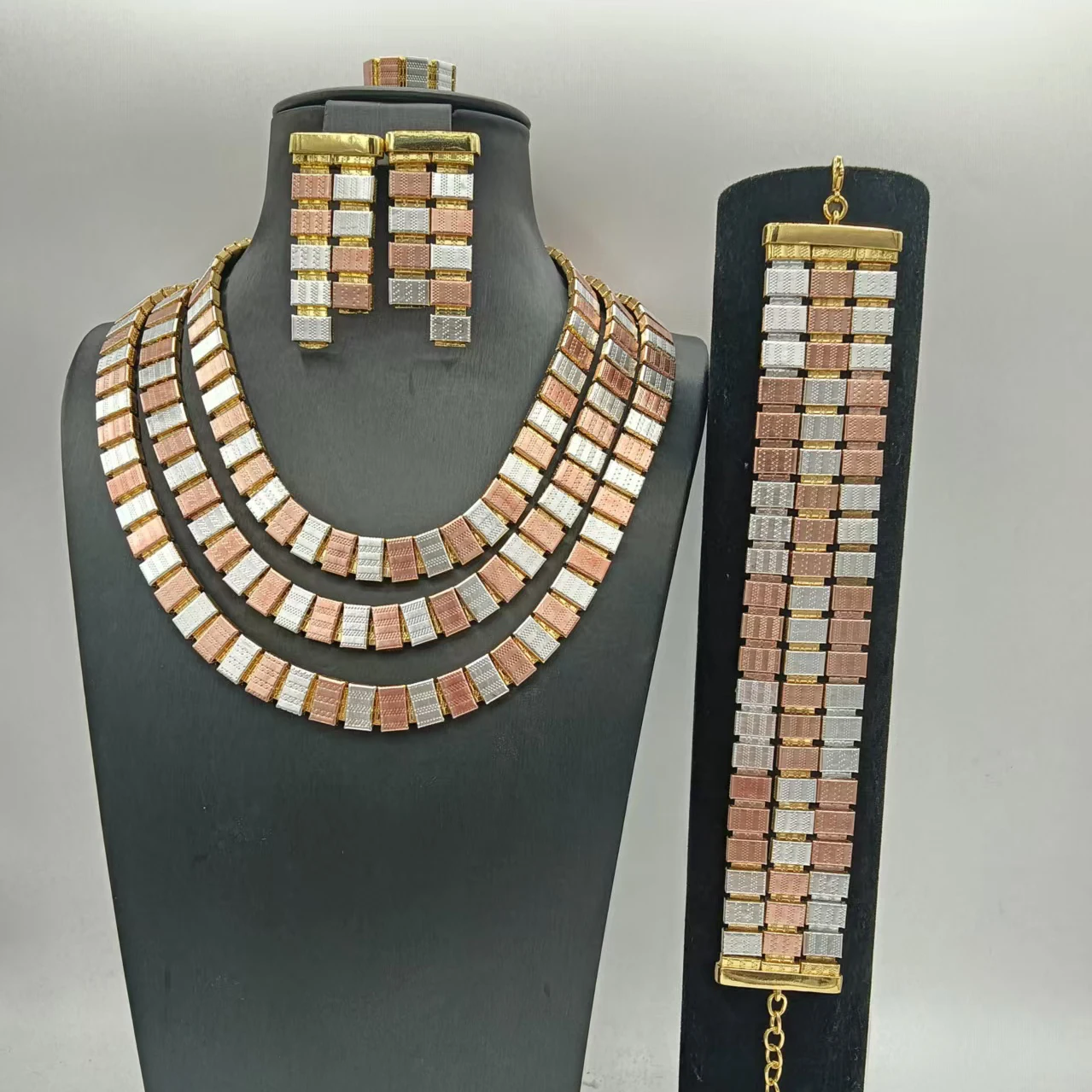 Luxury Trendy Three Tone Square Shape Jewelry Set Simple Elegant Necklace Bracelet Earrings Ring 4PC Jewellery for Wedding Party